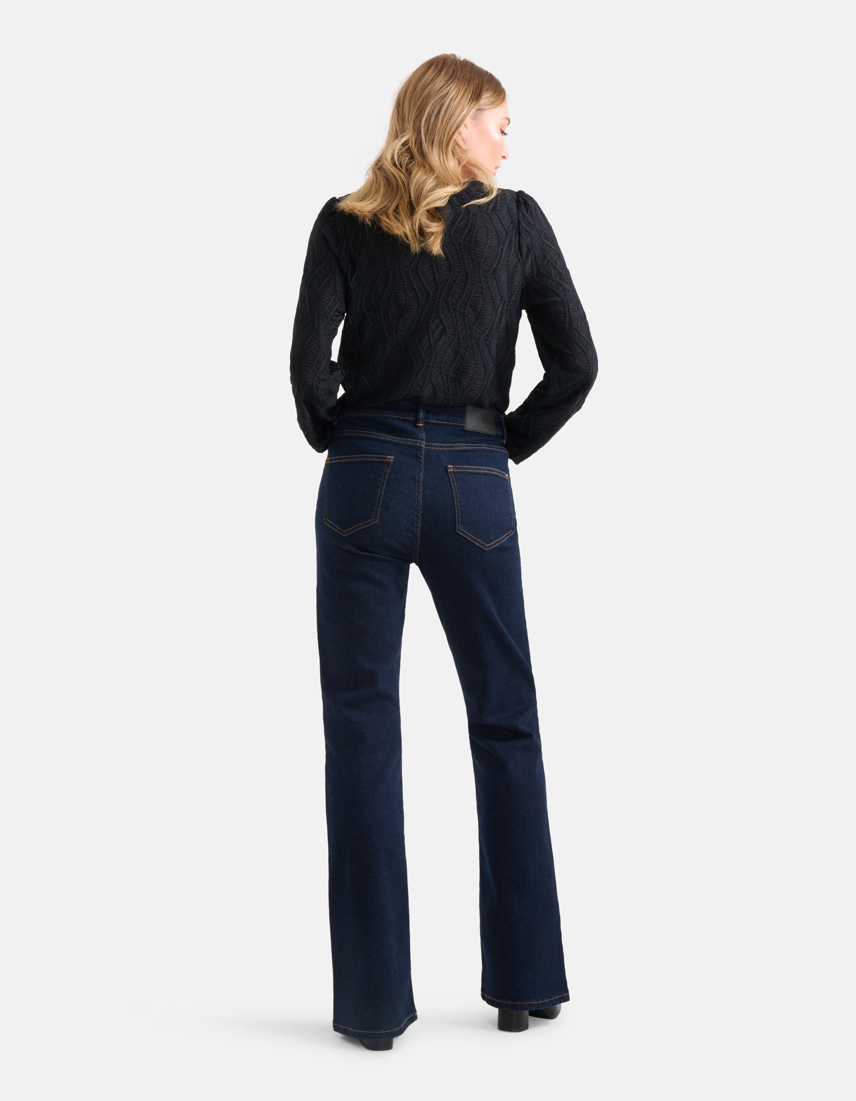 Ausgestellte dunkle Denim-Jeans SHOEBY WOMEN