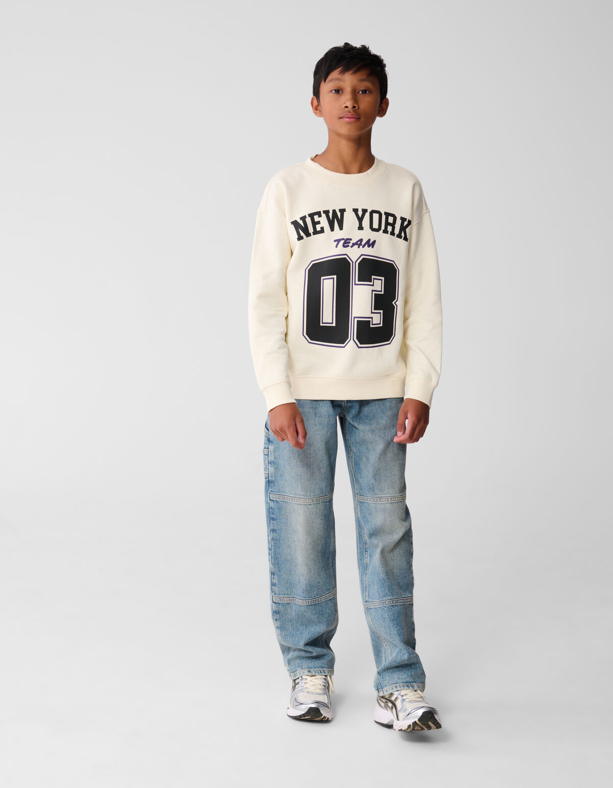 Pullover mit New York-Artwork in Off-White SHOEBY BOYS