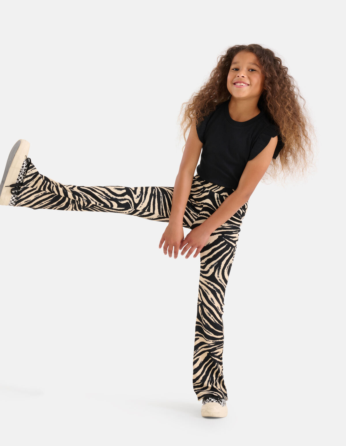 Ruffle Rib Top Schwarz SHOEBY GIRLS