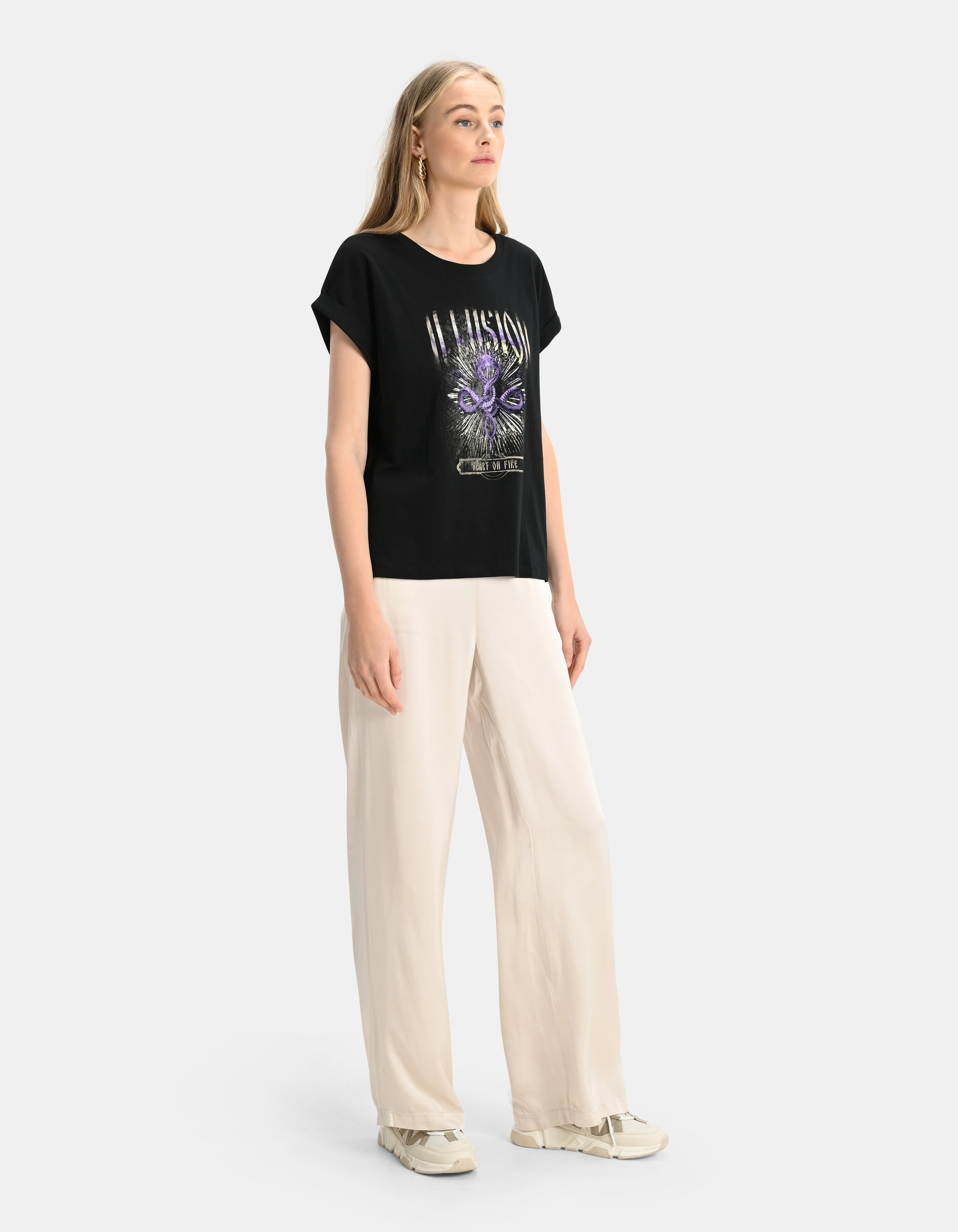 T-Shirt mit grafischem Aufdruck Schwarz SHOEBY WOMEN