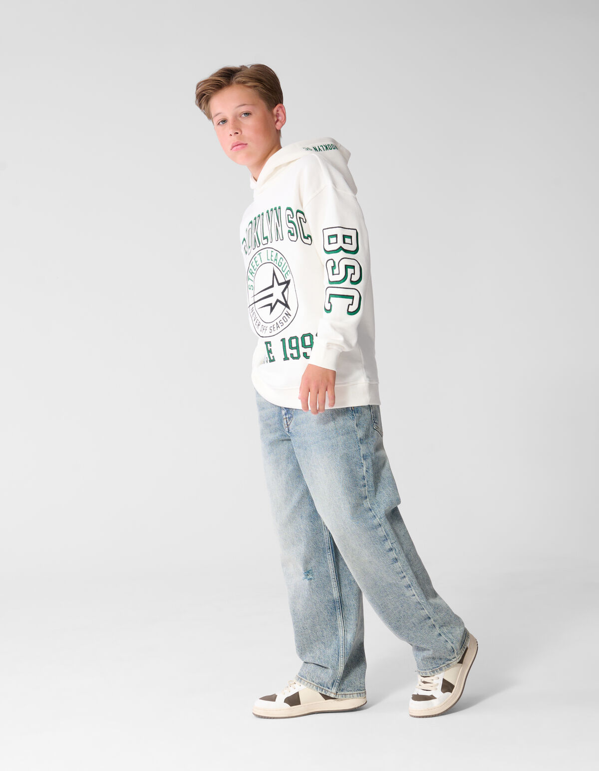 Jeans in Ultra-Baggy-Passform Blau SHOEBY BOYS