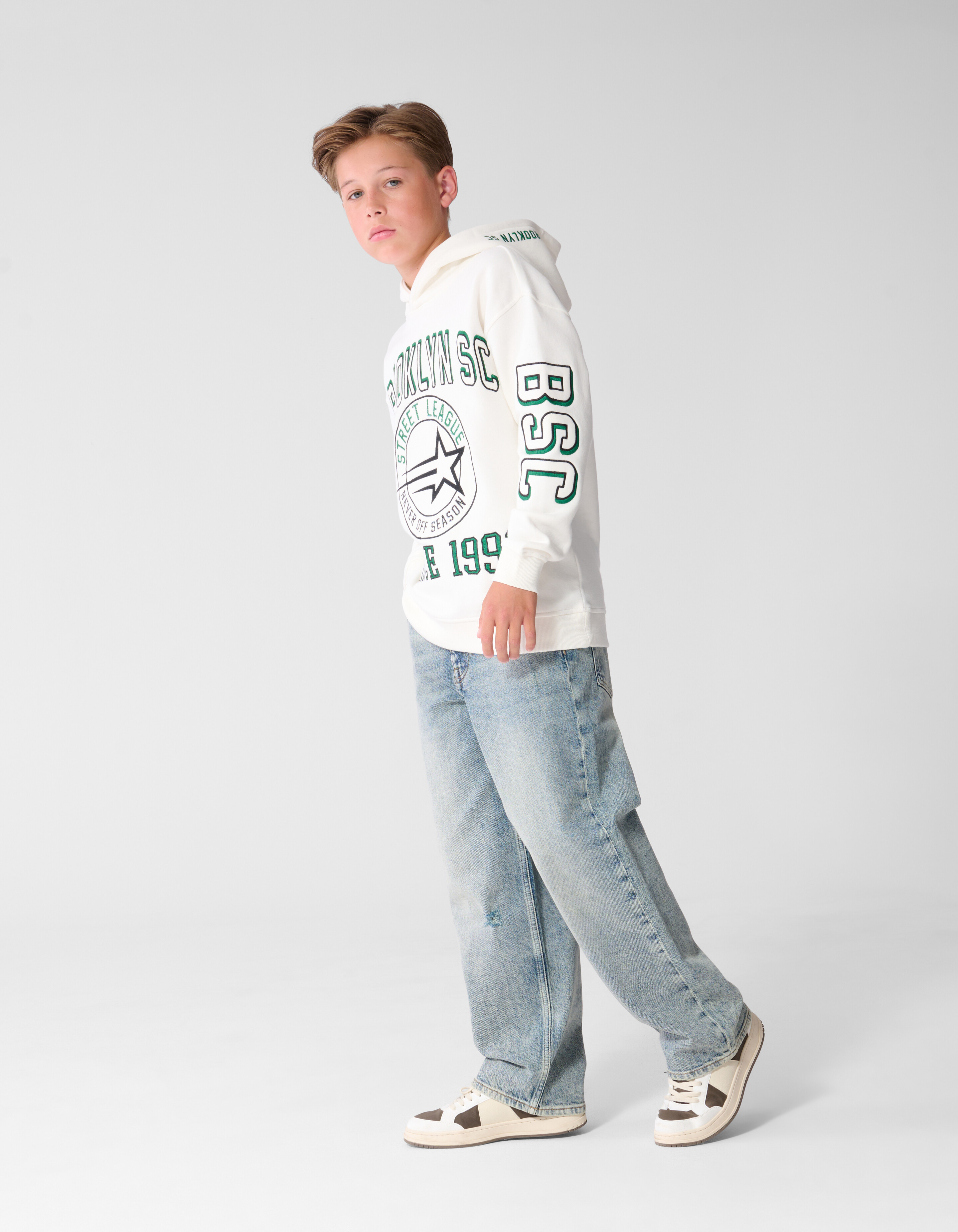 Jeans in Ultra-Baggy-Passform Blau SHOEBY BOYS
