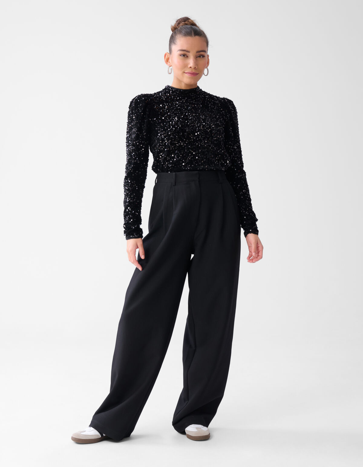 Loose Fit Hose Schwarz SHOEBY WOMEN