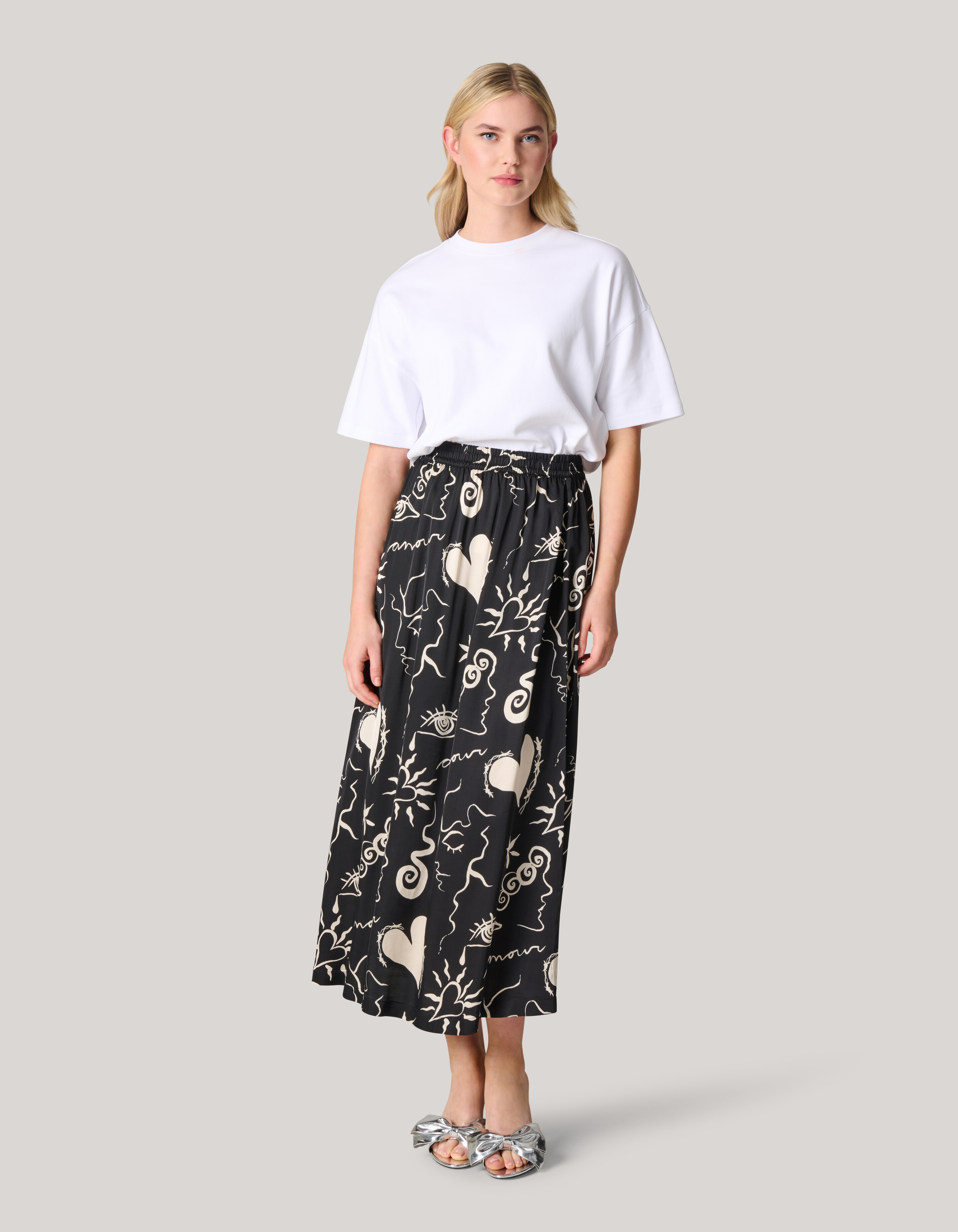 Maxikleid mit Verzierungen Schwarz SHOEBY WOMEN