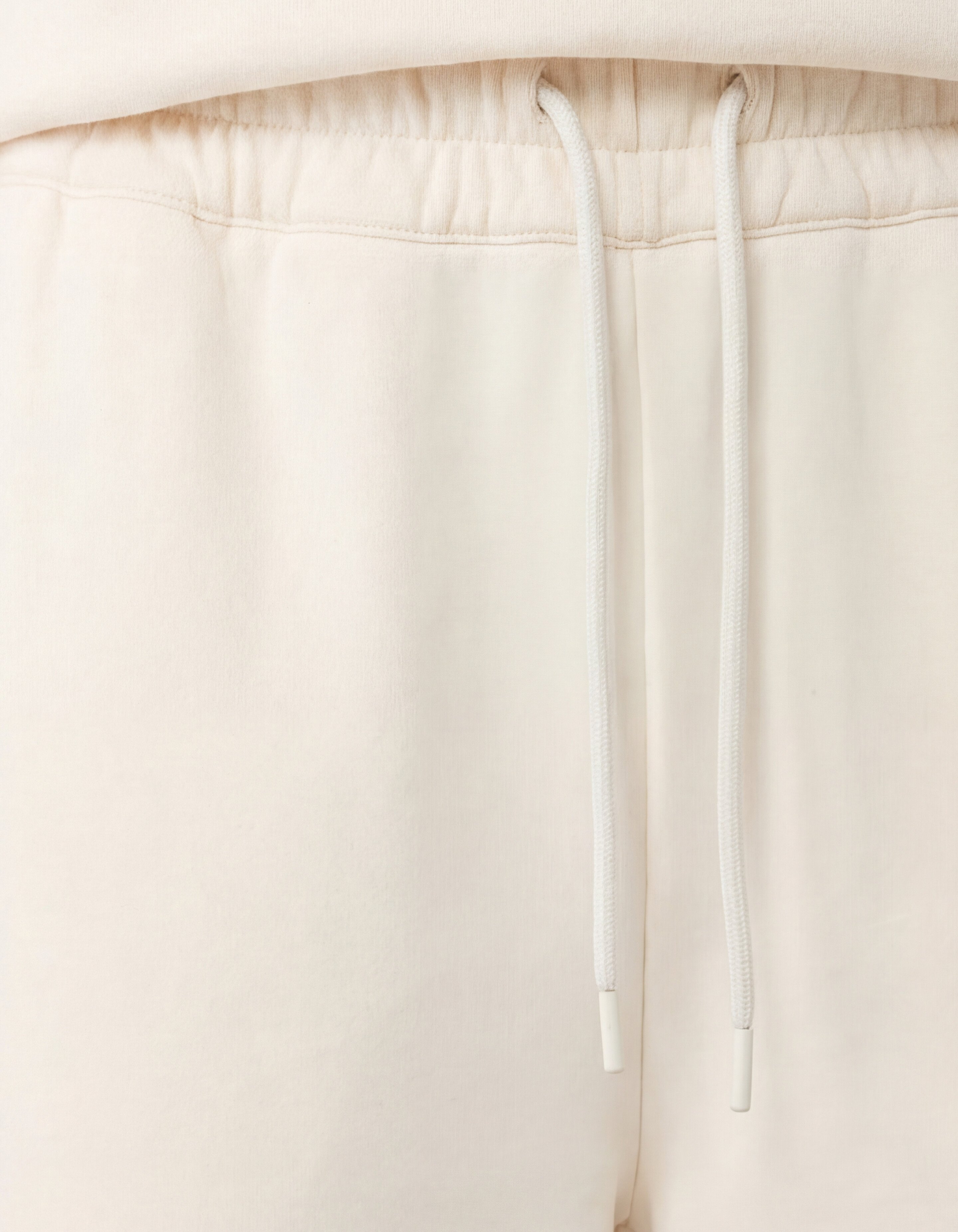 Weit geschnittene Jogginghose in gebrochenem Wei&szlig; SHOEBY WOMEN