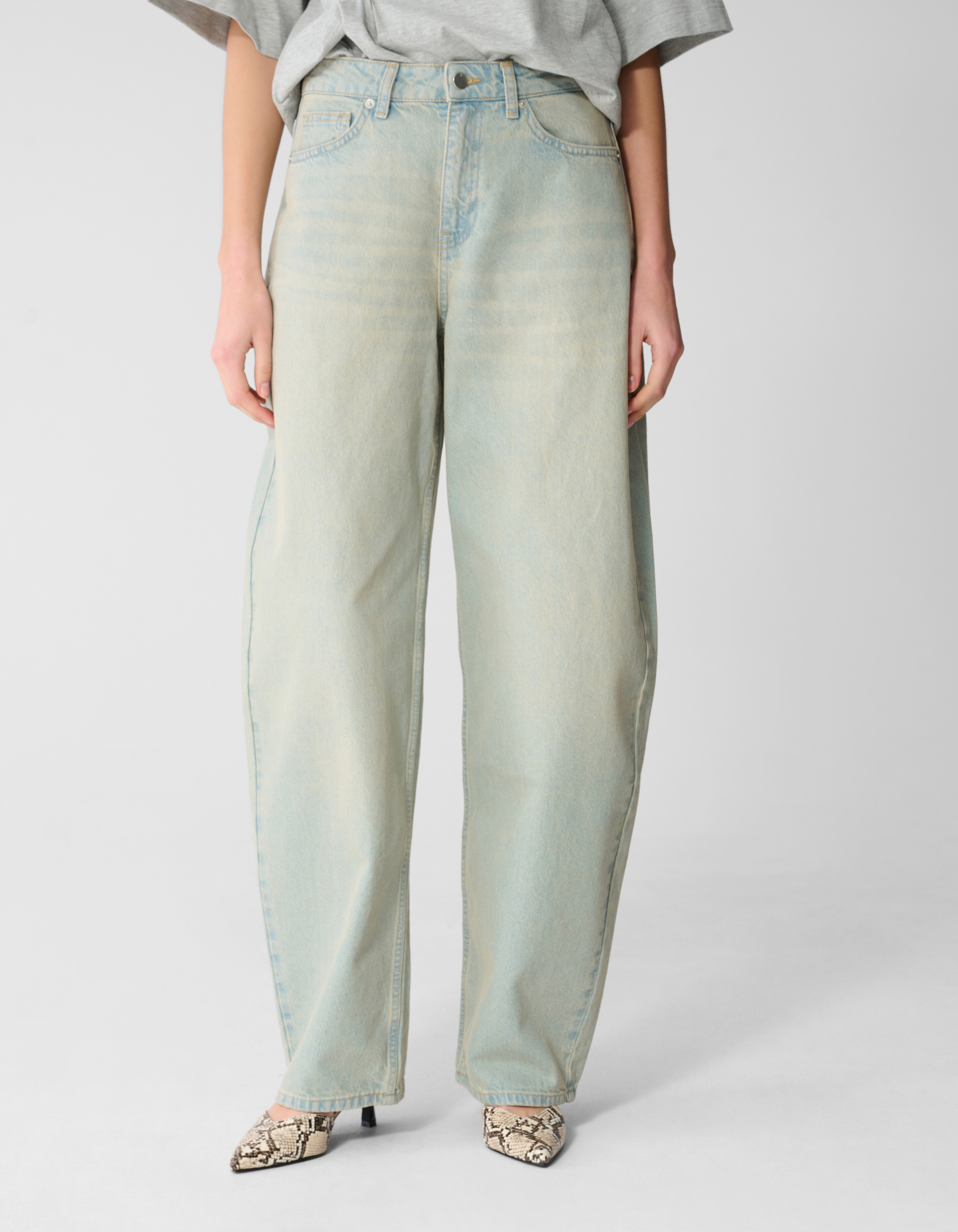 Baggy Fit Jeans Gebleicht SHOEBY WOMEN