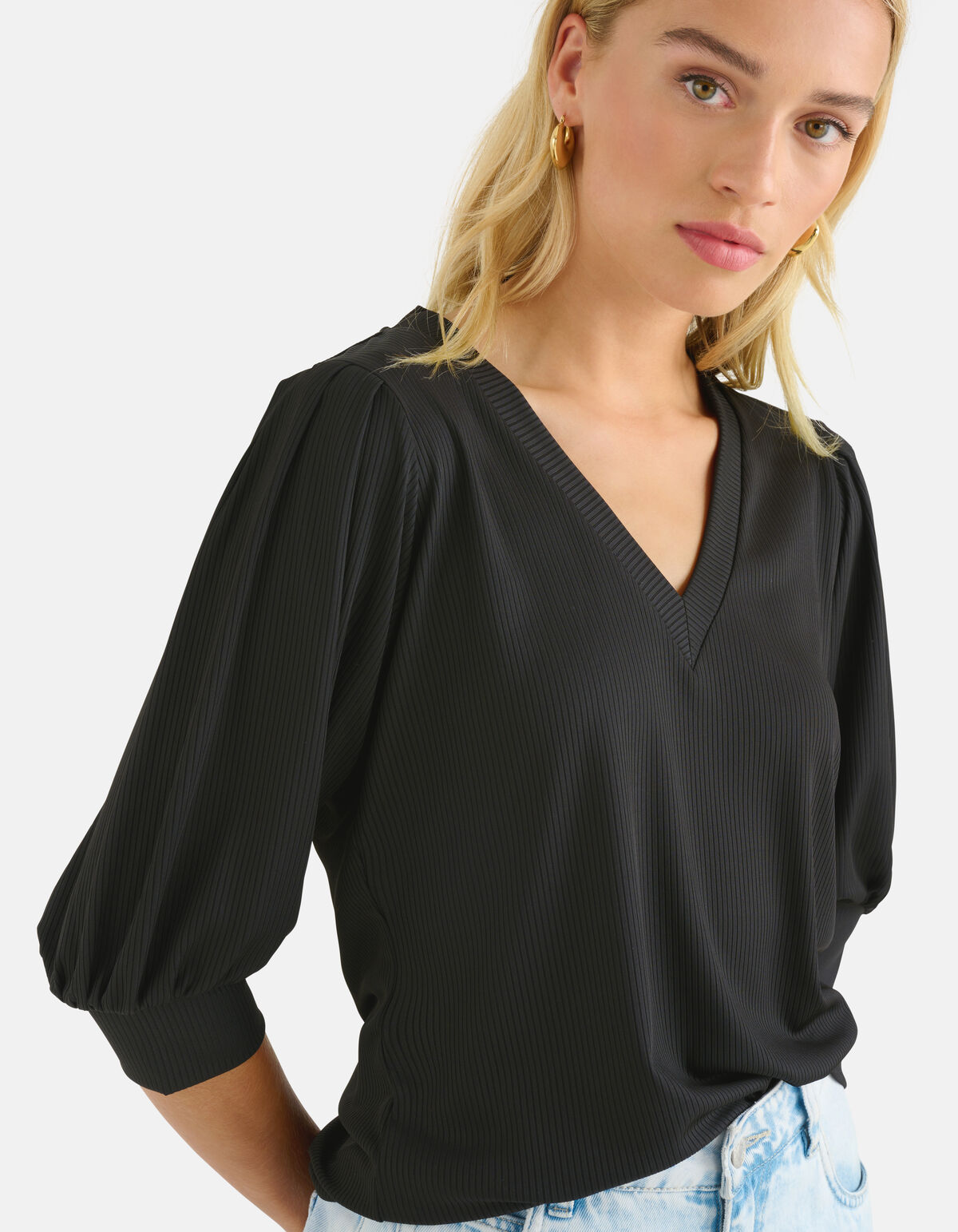 Rippen-V-Ausschnitt-Top Schwarz SHOEBY WOMEN