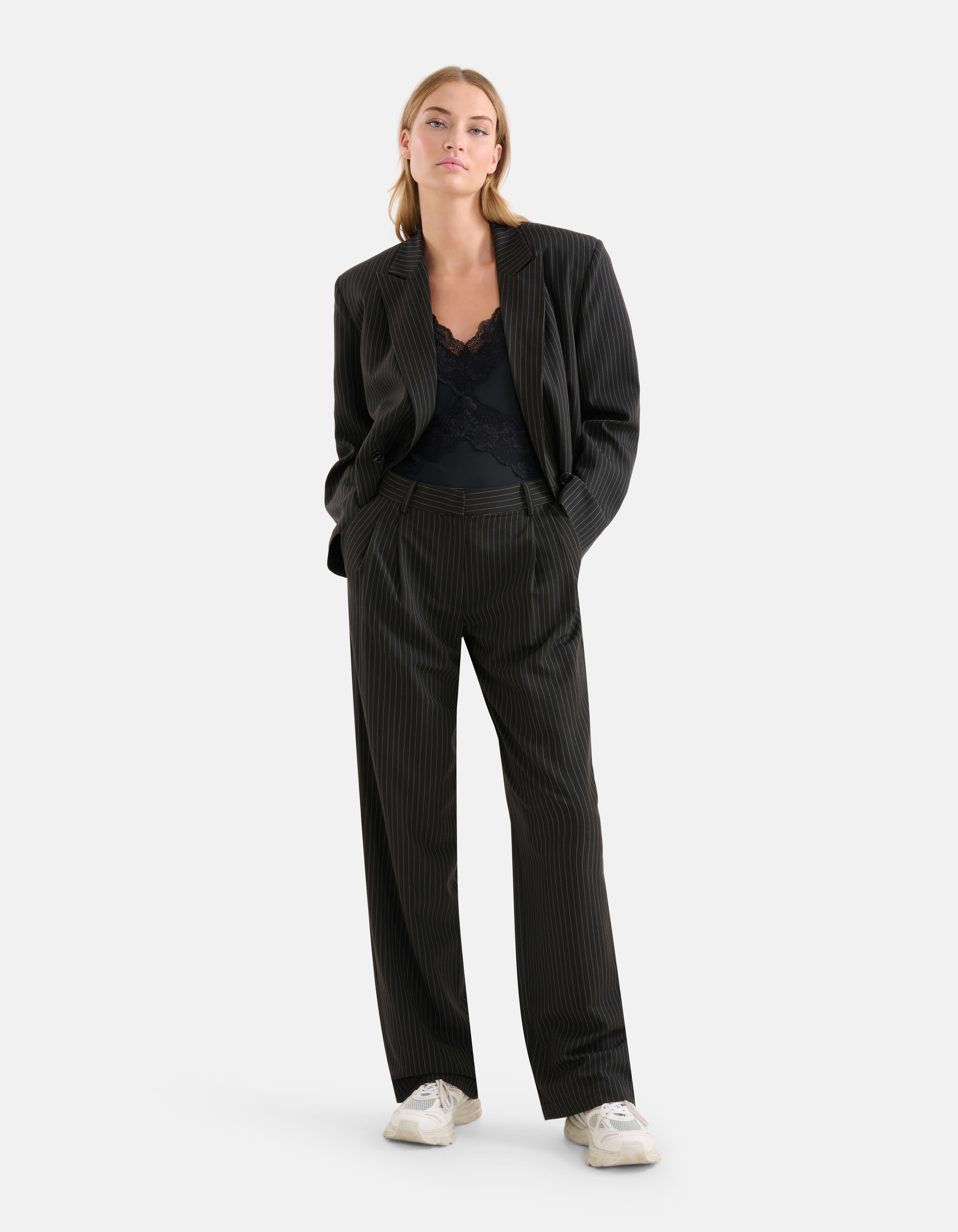 Nadelstreifen-Hose mit weitem Bein Schwarz SHOEBY WOMEN