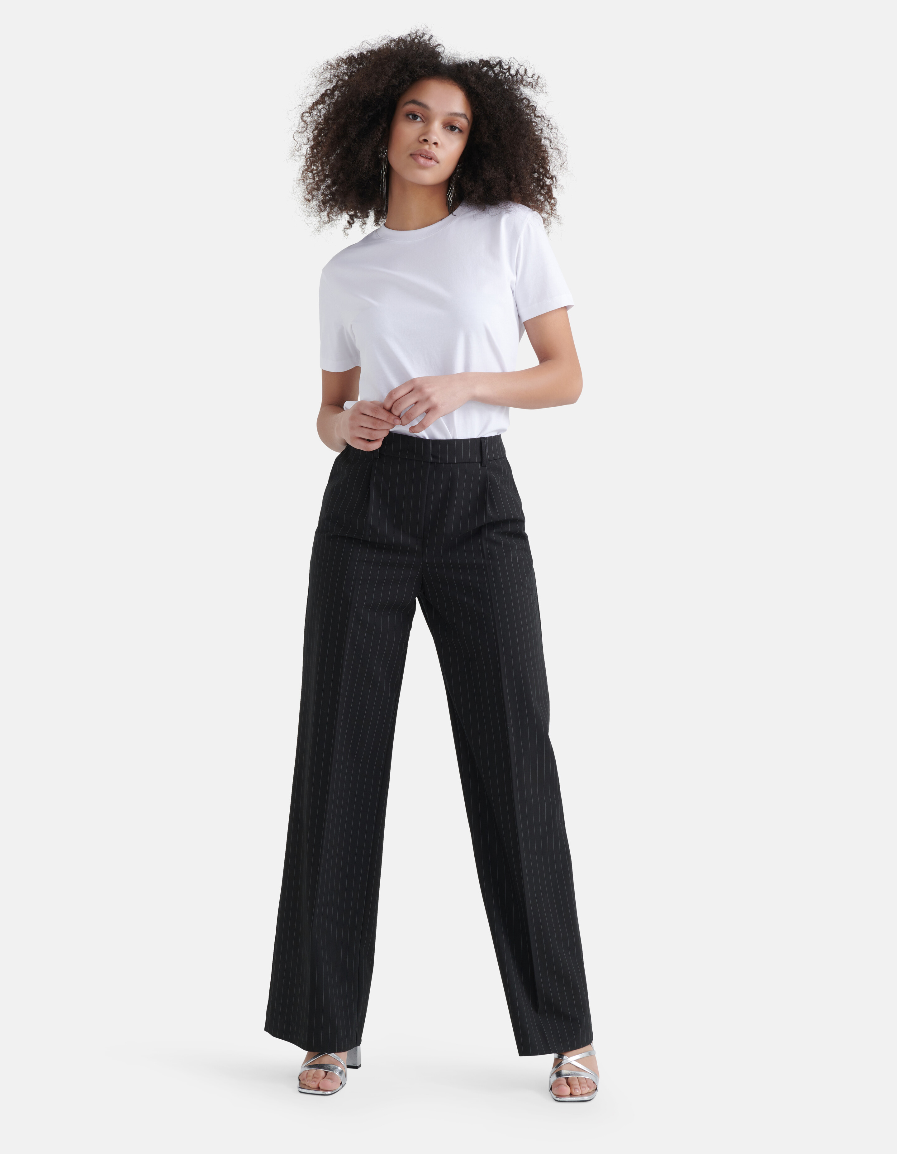Loose Fit Hose mit Nadelstreifen Schwarz SHOEBY WOMEN