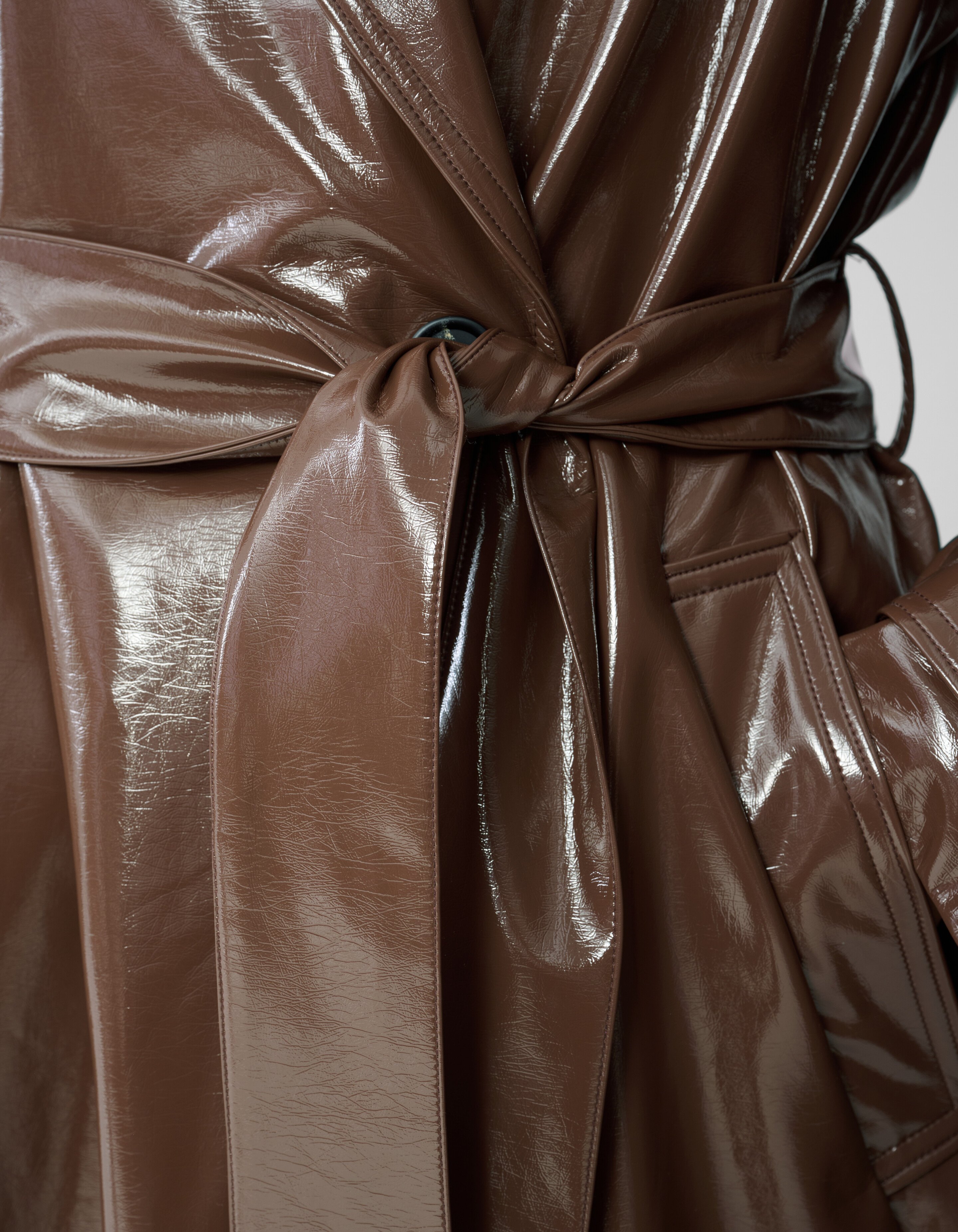 Übergroßer Lack-Trenchcoat Braun von Monica SHOEBY WOMEN