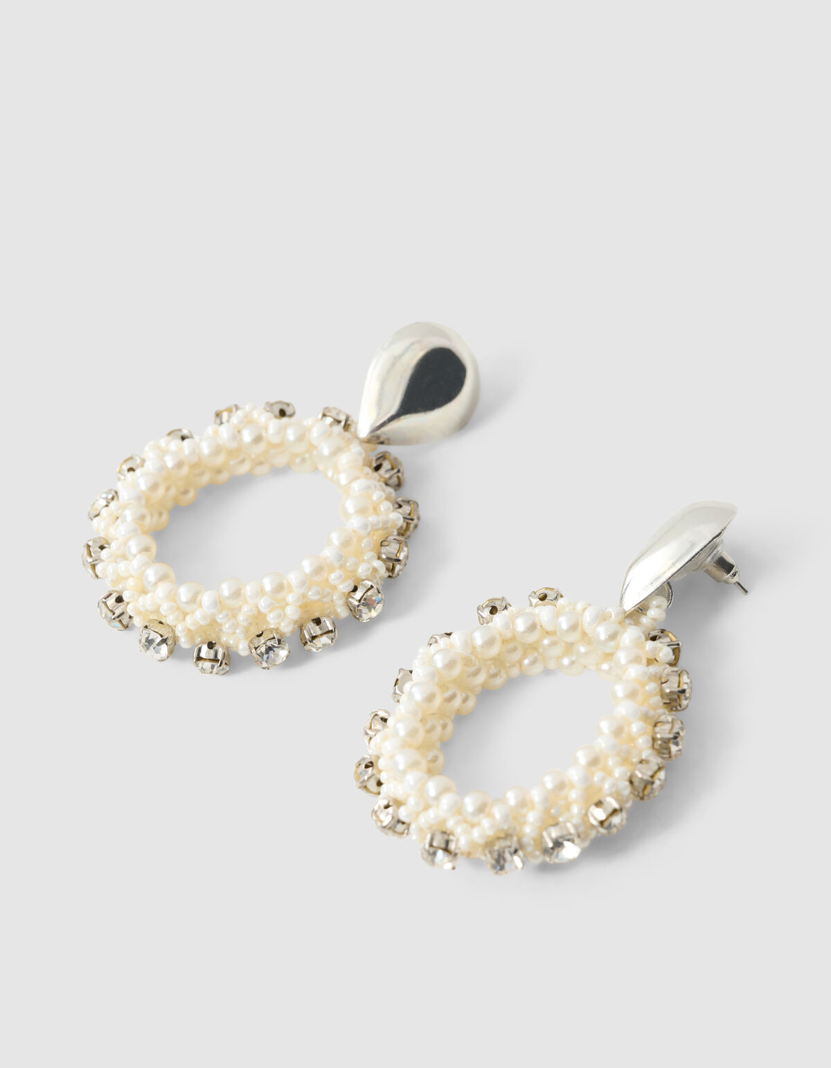 Beaded Oval Ohrringe Gebrochenes Wei&szlig; SHOEBY ACCESSOIRES