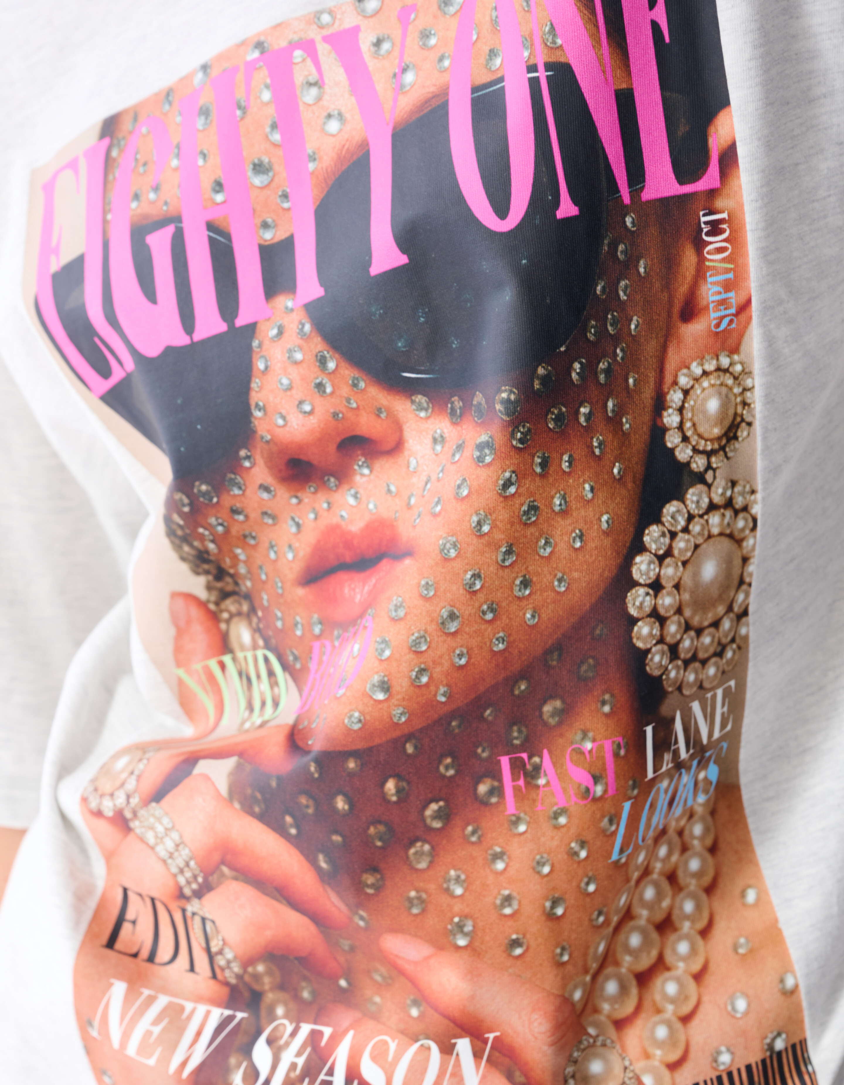 Magazin Artwork T-Shirt Hellgrau SHOEBY WOMEN