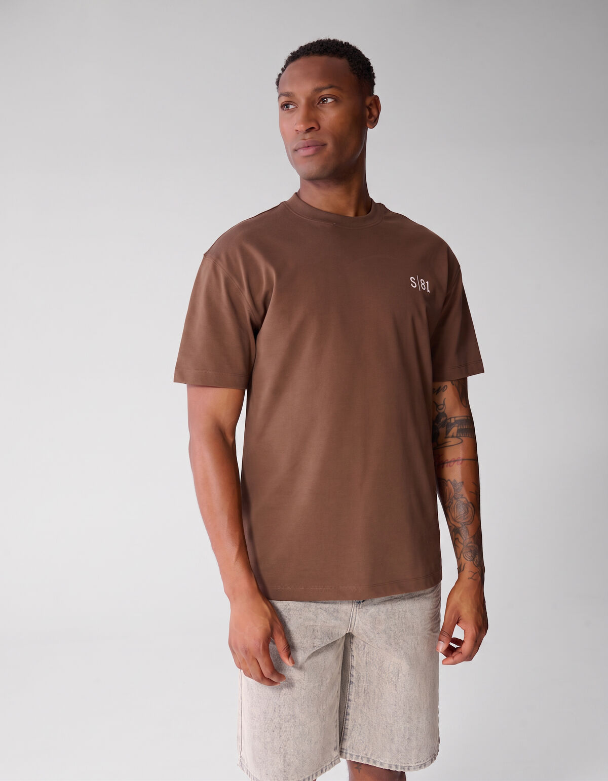 Text Print T-Shirt Dunkelbraun SHOEBY MEN