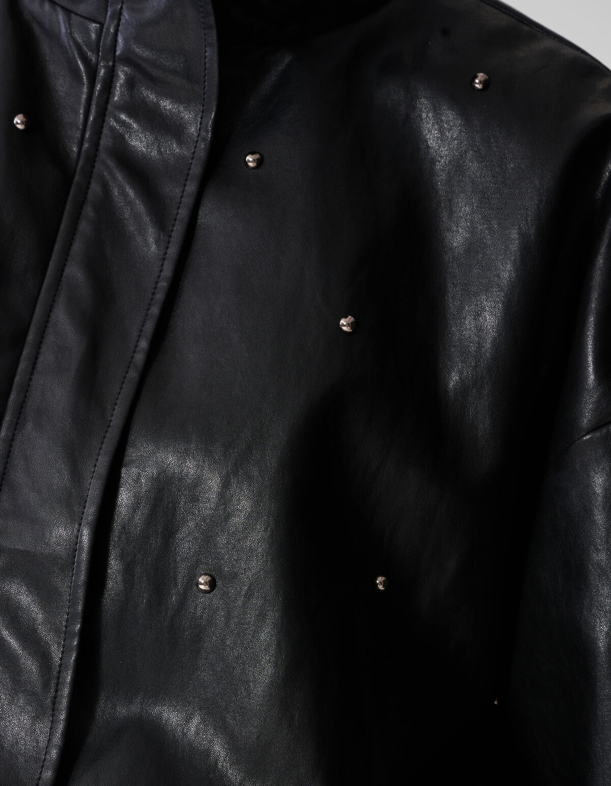 Bomberjack Aus Veganleder Mit Nieten Schwarz By Mi SHOEBY WOMEN