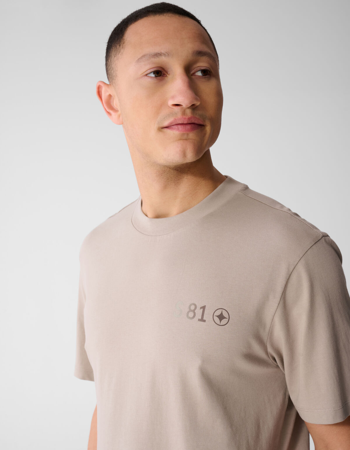 Gradient-Logo-Kunst T-Shirt Hellbraun SHOEBY MEN