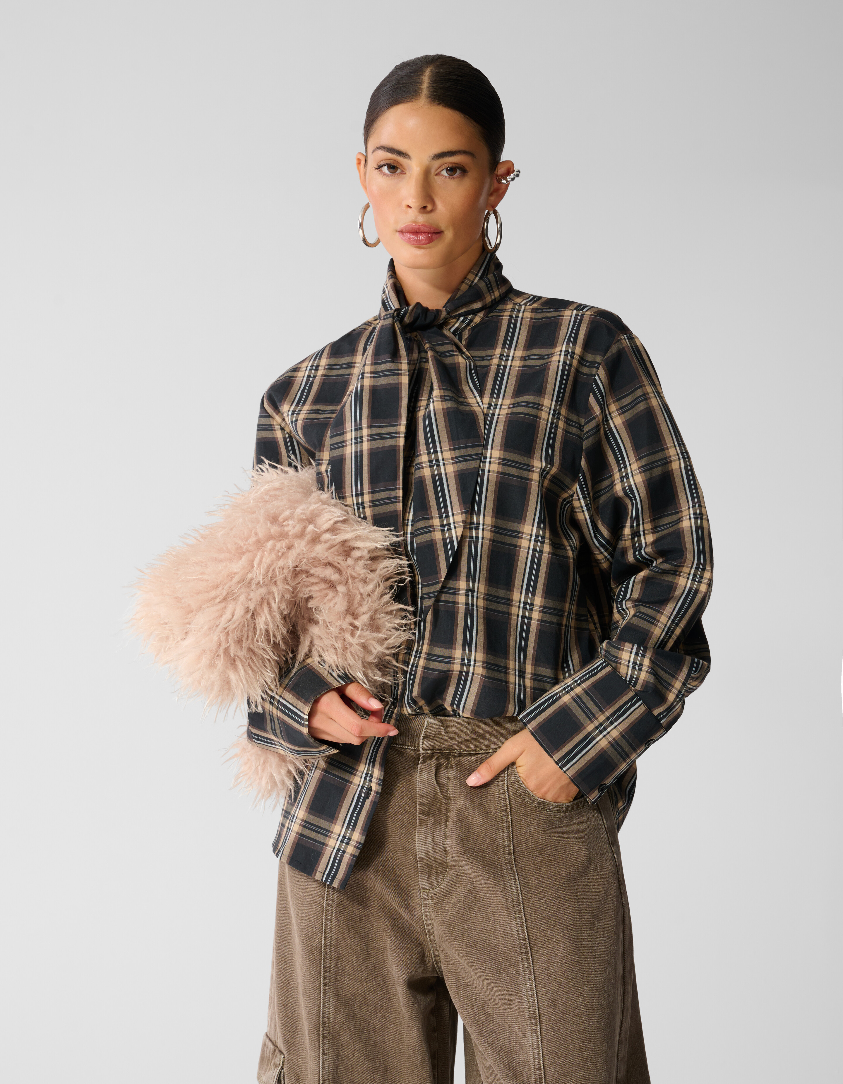 Bluse im Oversize-Schnitt mit Schal Braun SHOEBY WOMEN