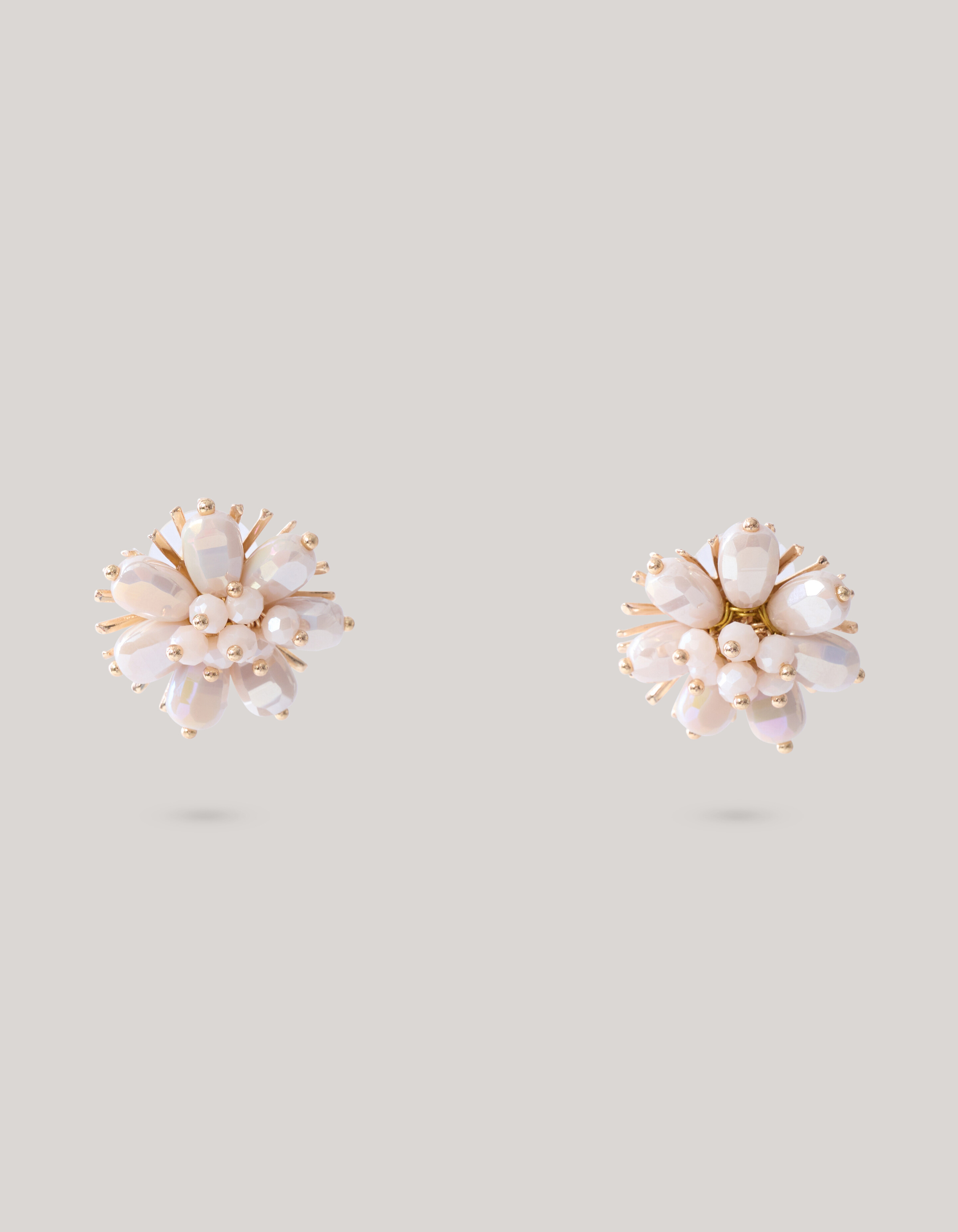 Perlenblumen-Ohrringe Off White SHOEBY ACCESSOIRES