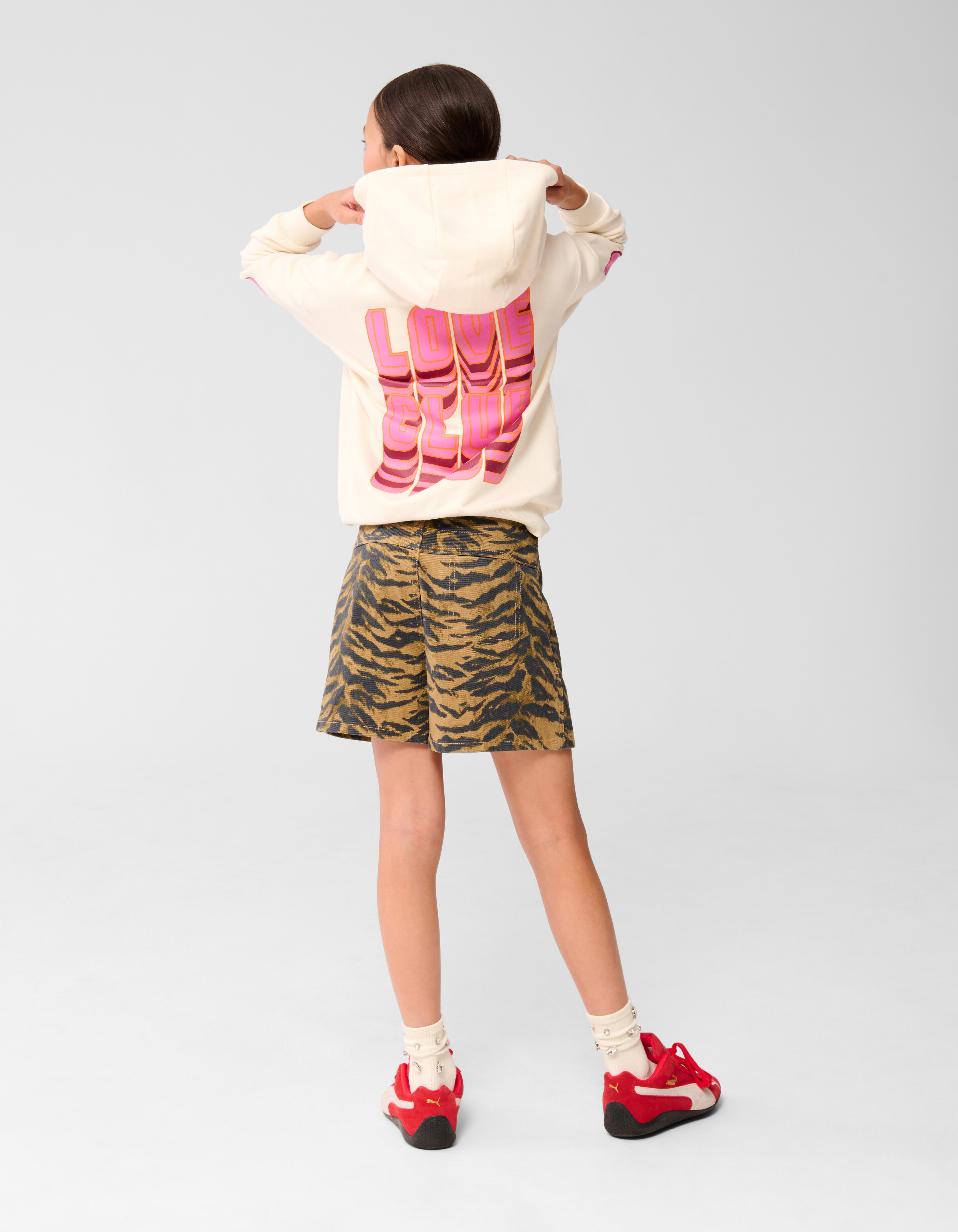 Love Club Kunstwerk Hoodie Off White SHOEBY GIRLS