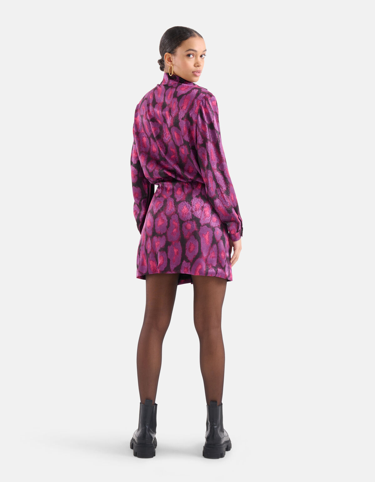 Satin Kleid mit Schulterpolsterung Violett EKSEPT
