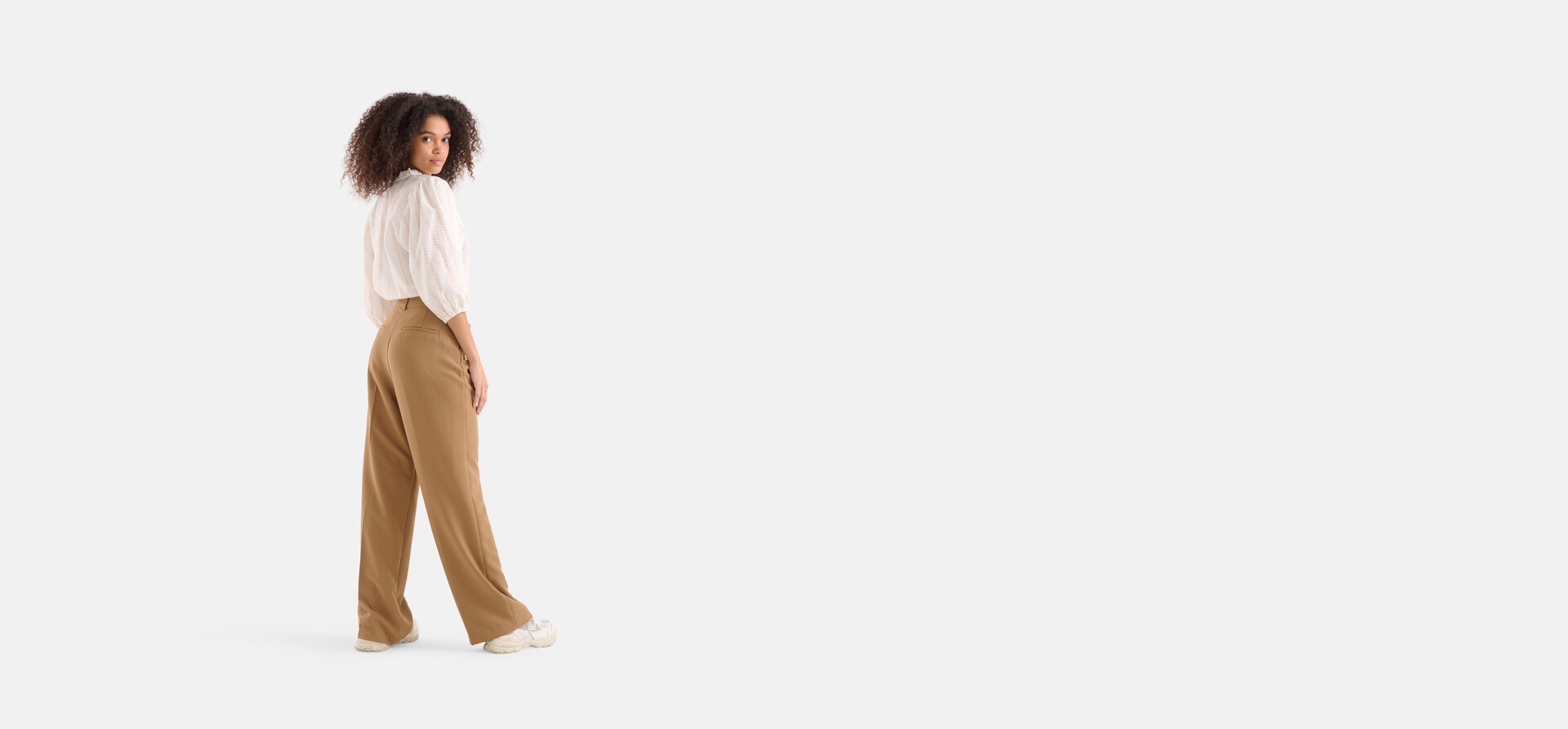 Hose mit lockerer Passform Beige SHOEBY WOMEN