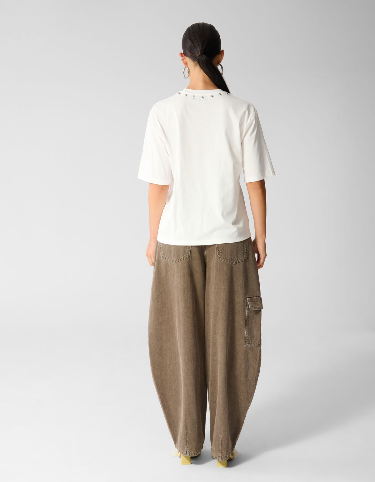 T-Shirt mit Nieten am Kragen Gebrochenes Wei&szlig; SHOEBY WOMEN