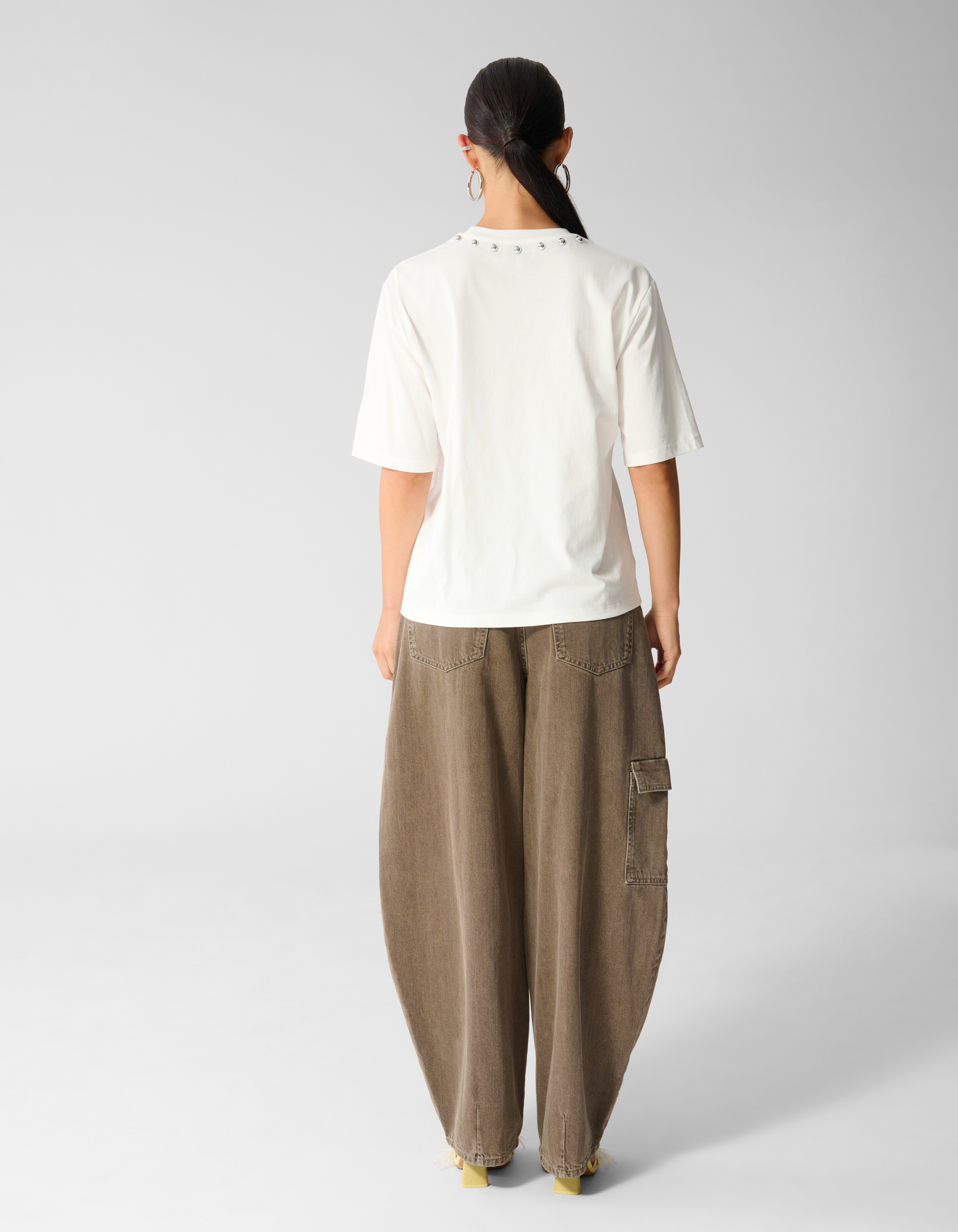 T-Shirt mit Nieten am Kragen Gebrochenes Wei&szlig; SHOEBY WOMEN