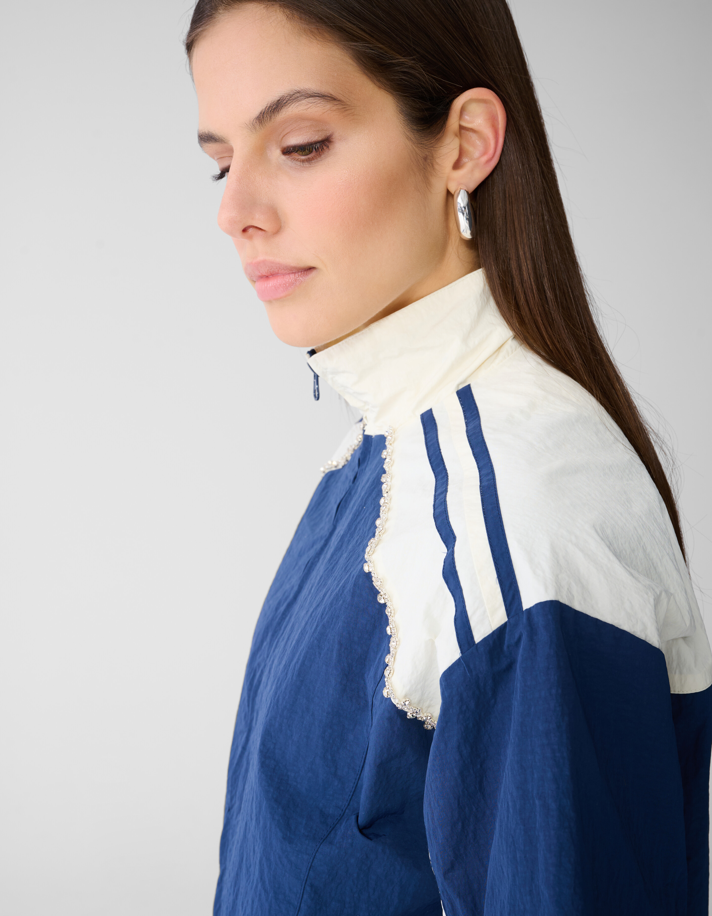 &Uuml;bergro&szlig;e sportliche Trainingsjacke Dunkelblau SHOEBY WOMEN