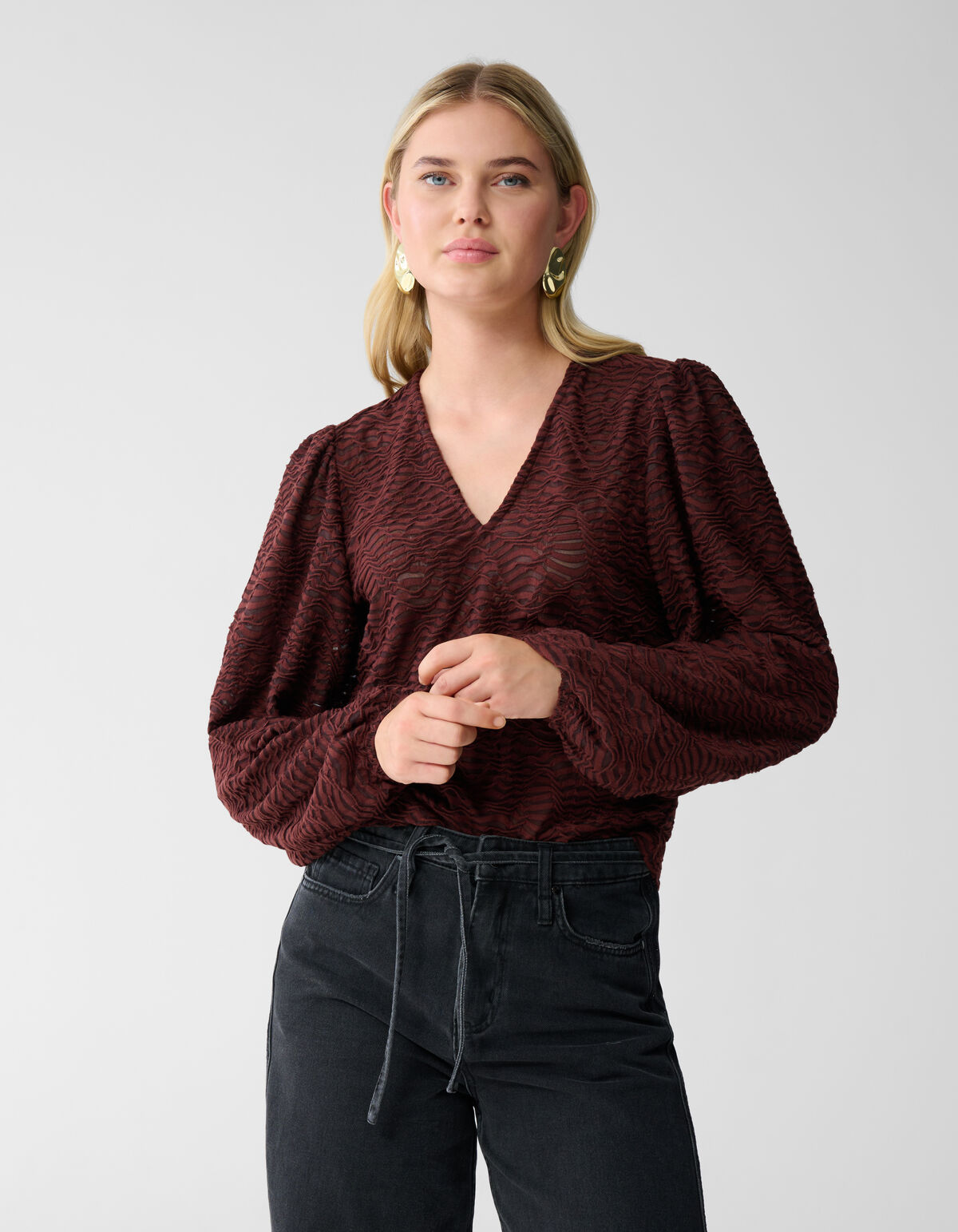 Crinkle-Top mit V-Ausschnitt Braun SHOEBY WOMEN
