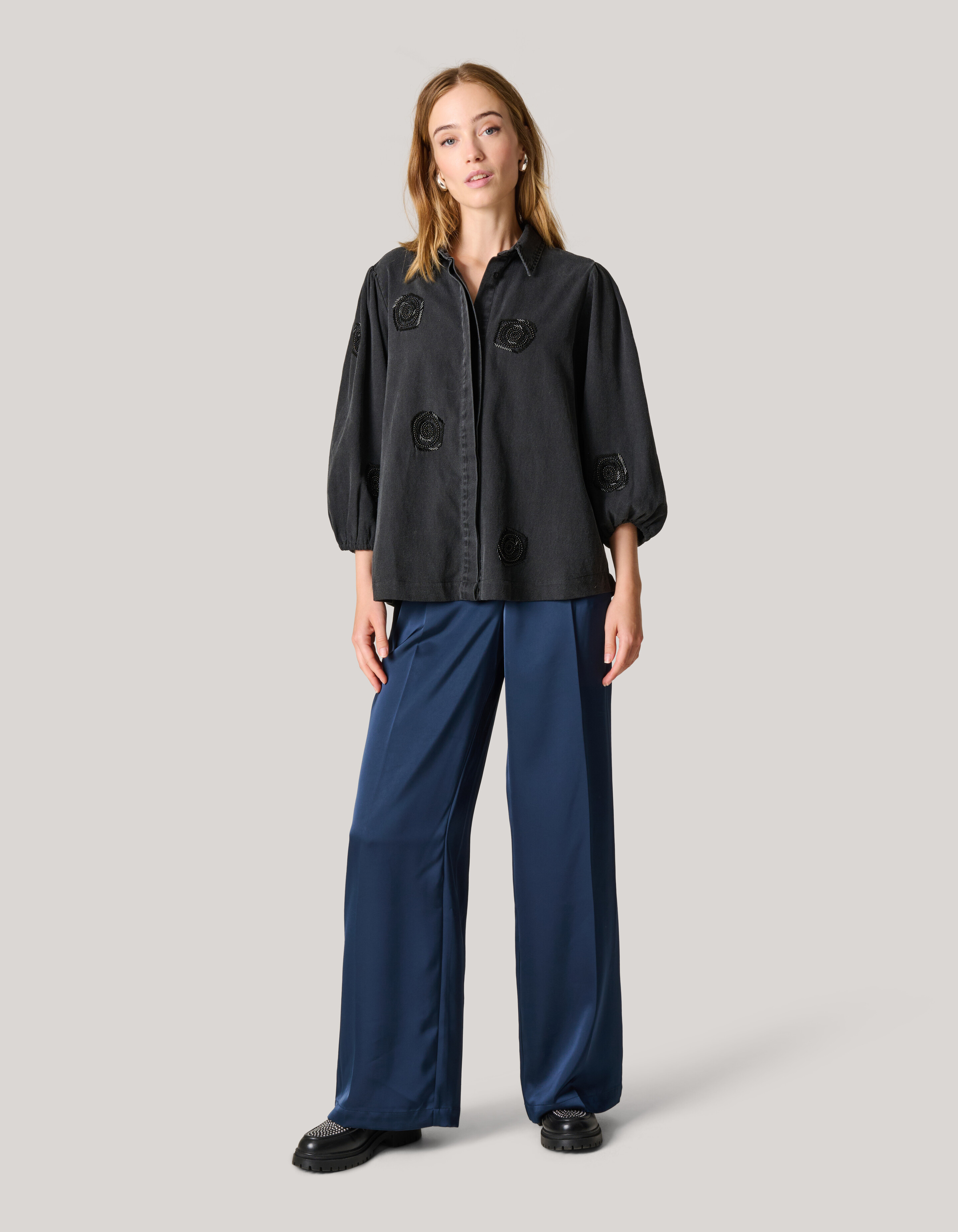 Perlenblumenbluse Dunkelgrau SHOEBY WOMEN