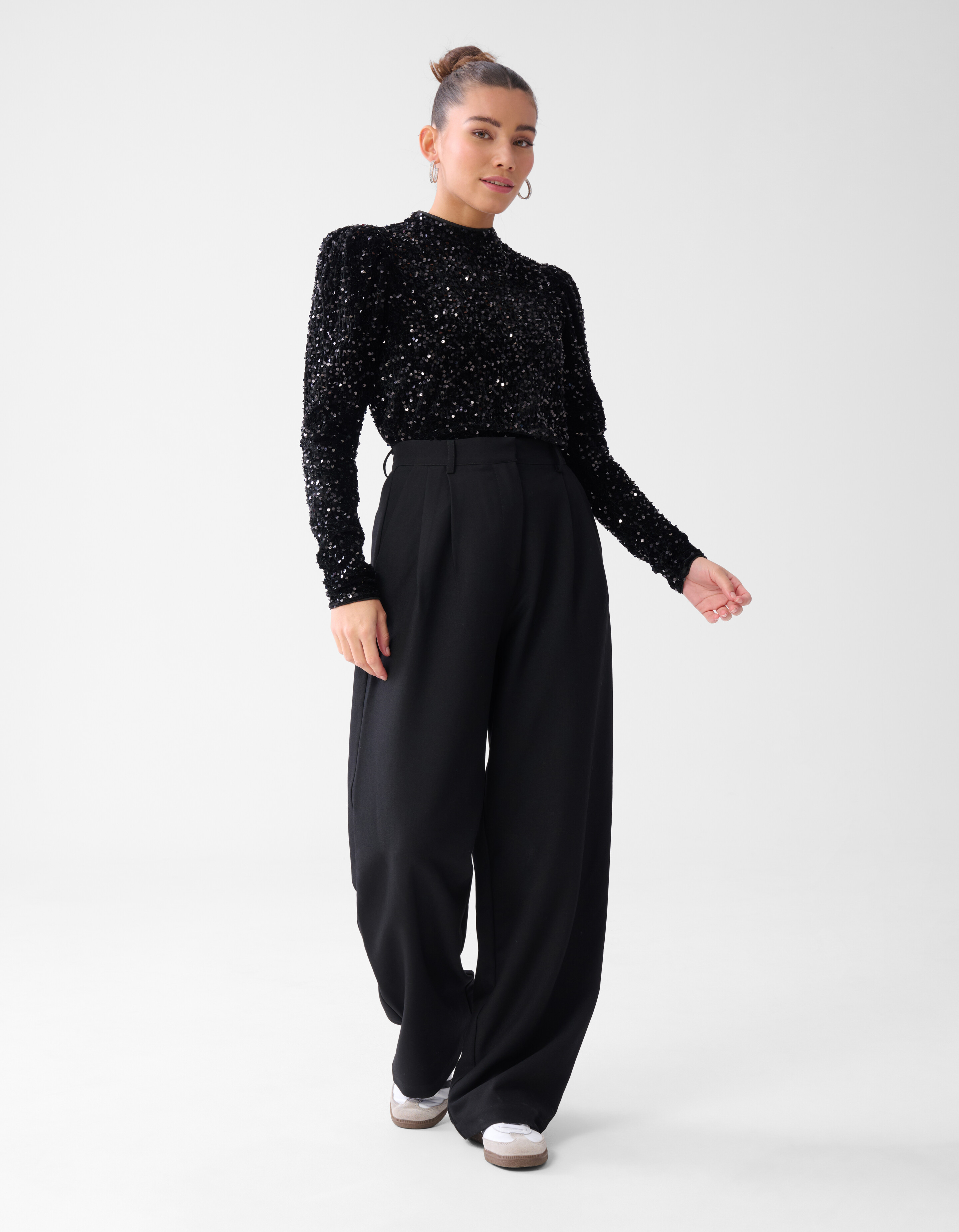 Samtpailletten Top Schwarz SHOEBY WOMEN