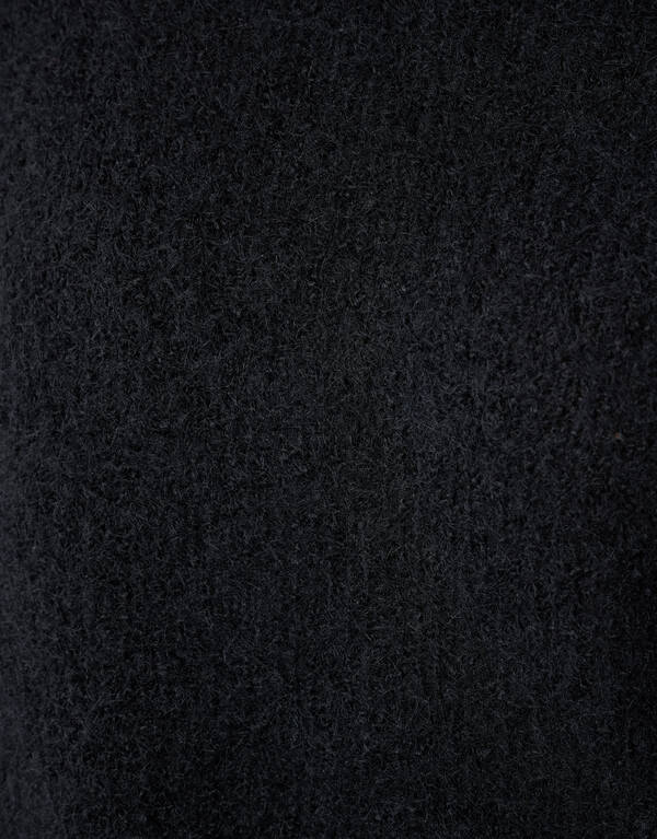 Flauschiger Oversized Pullover Schwarz von Monica SHOEBY WOMEN