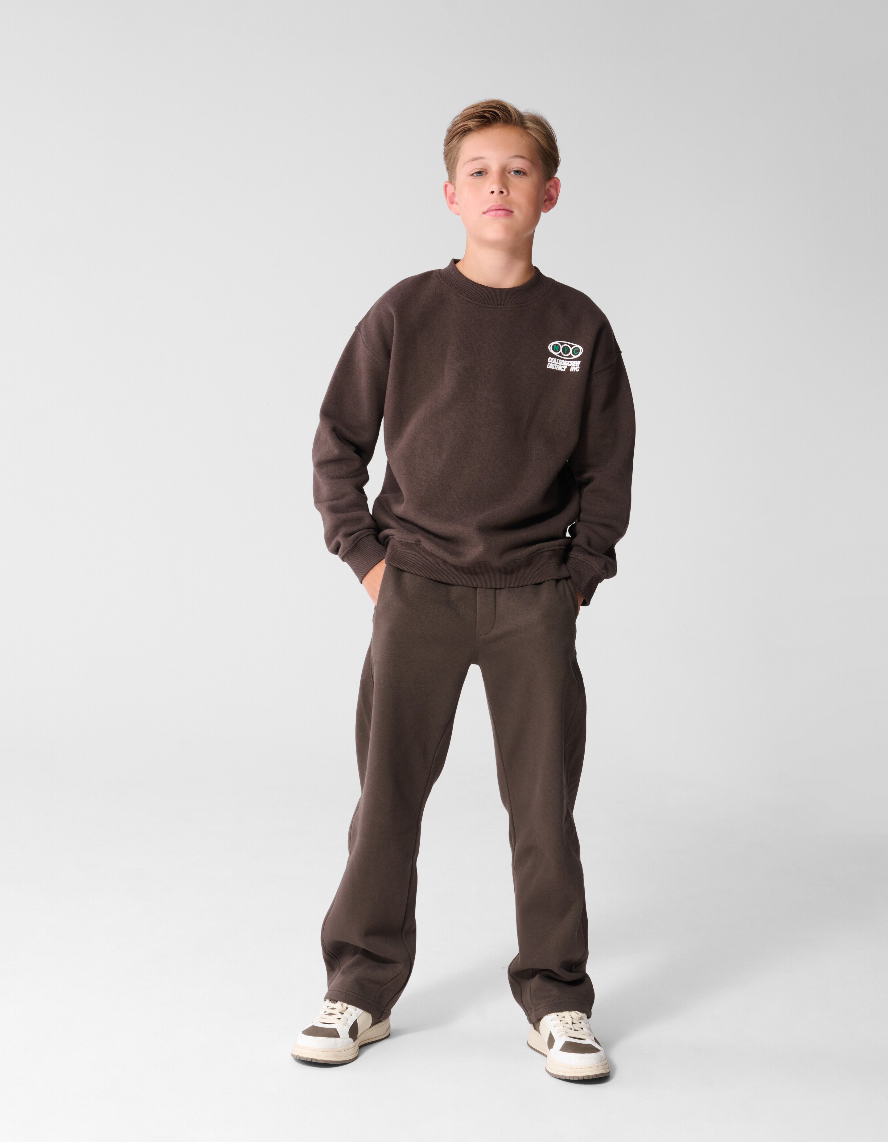 College Artwork Sweater Dunkelbraun SHOEBY BOYS