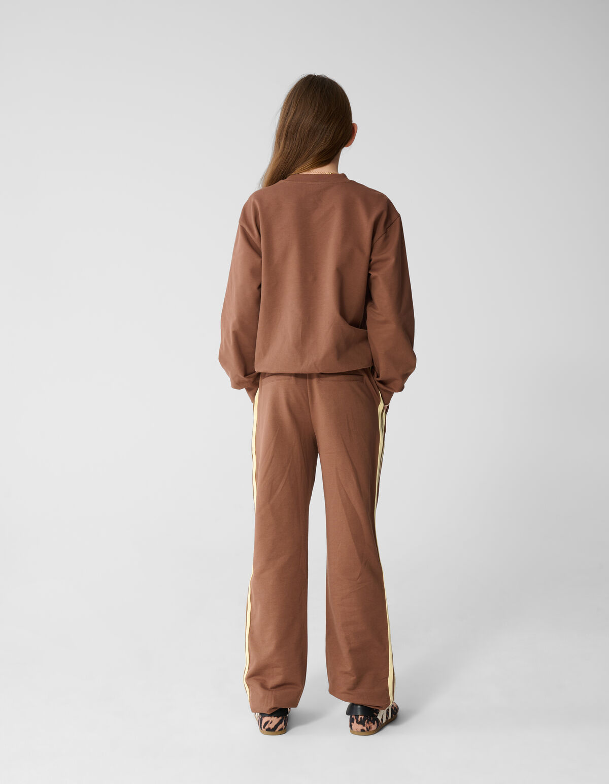 Sporty Amore Pullover Dunkelbraun SHOEBY GIRLS