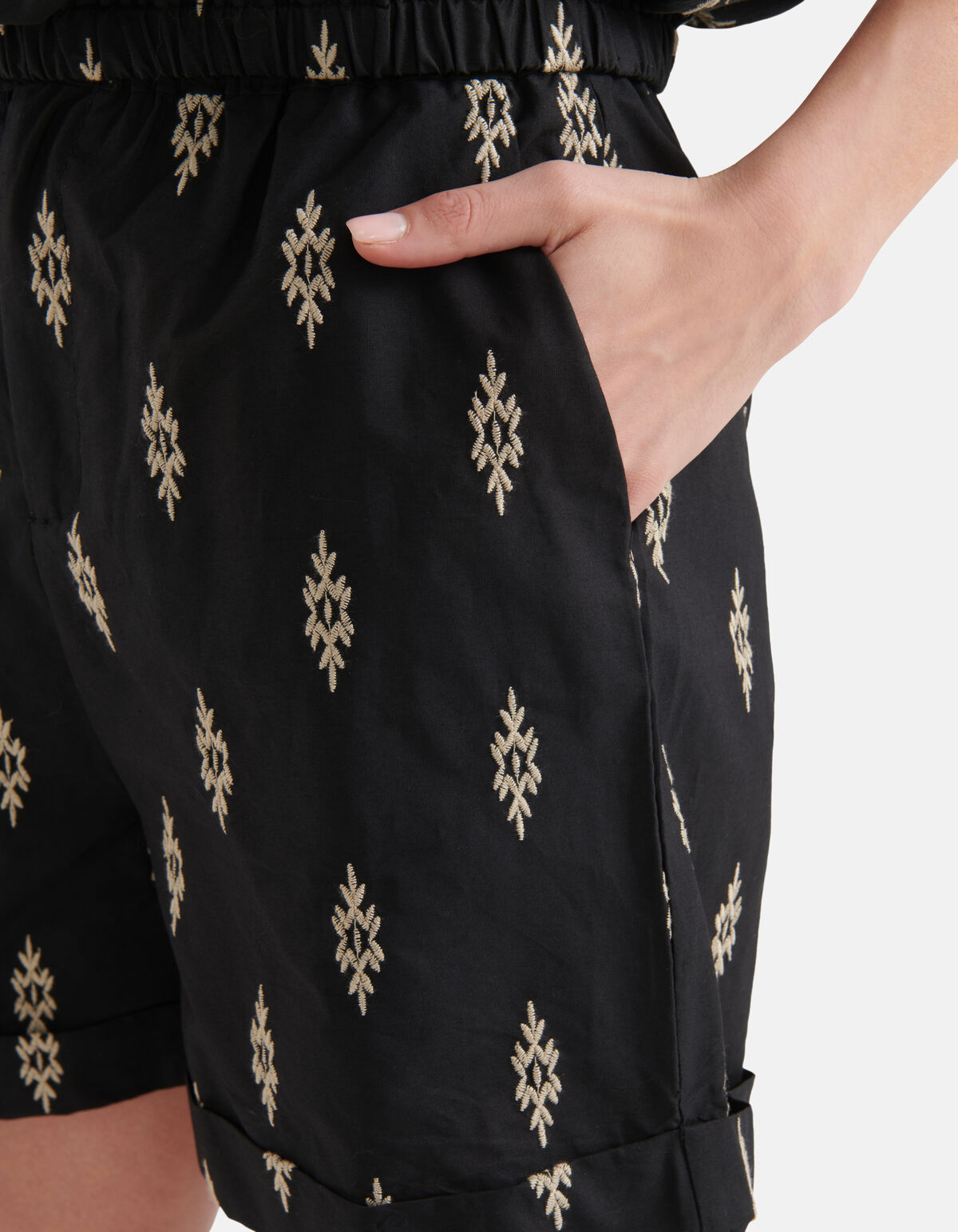 Popeline-Stickerei Short Schwarz SHOEBY WOMEN