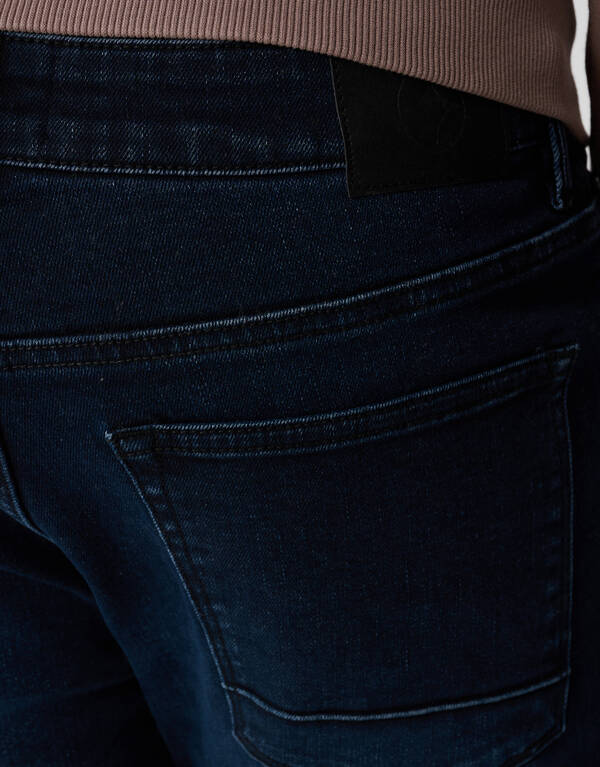 Straight Fit Jeans Blau/Schwarz L32 SHOEBY MEN