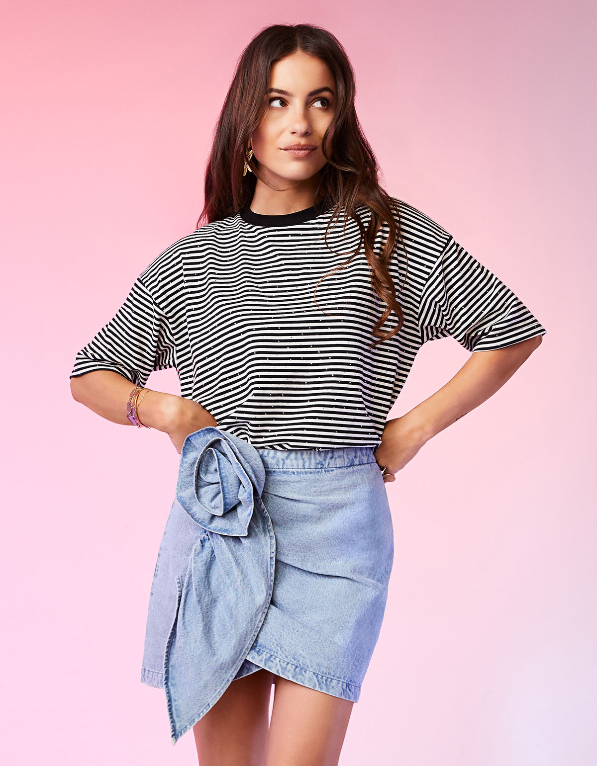 Gestreeptes Strass-T-Shirt in &Uuml;bergr&ouml;&szlig;e von Lizzy SHOEBY WOMEN