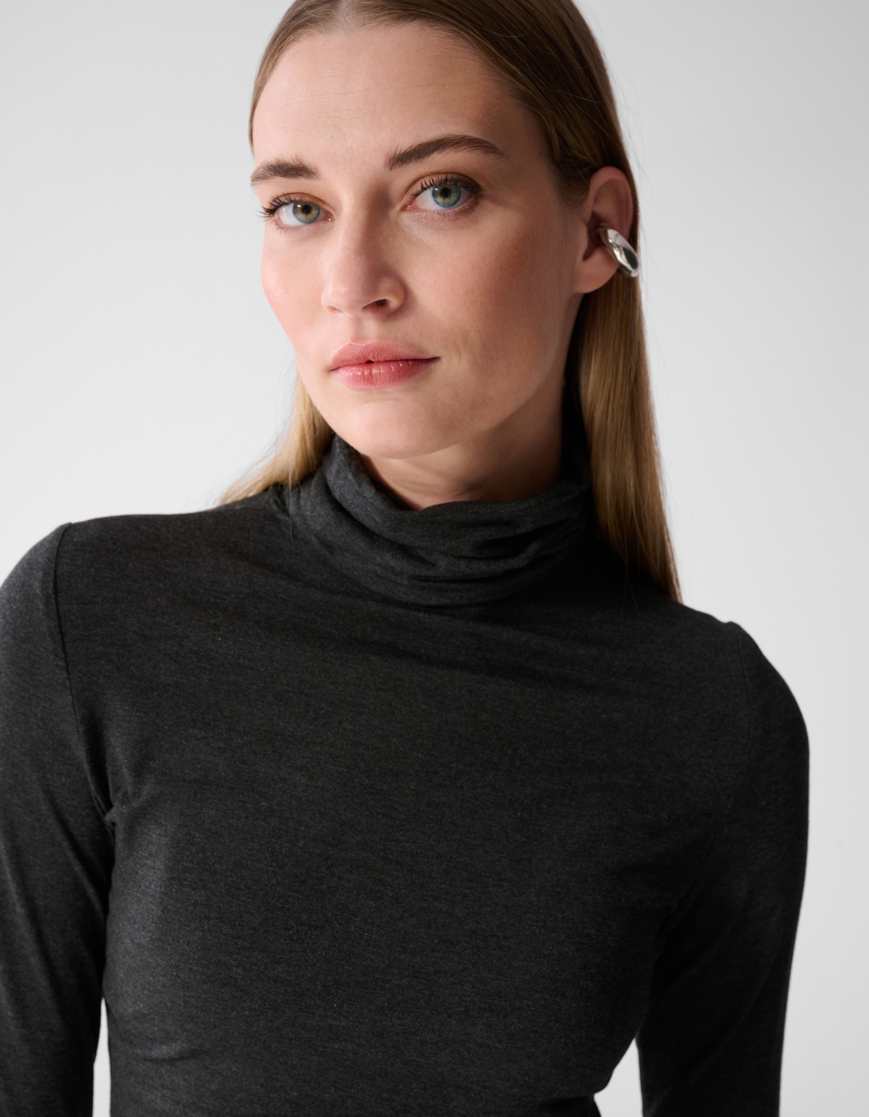 Col Neck Longsleeve Schwarz SHOEBY WOMEN