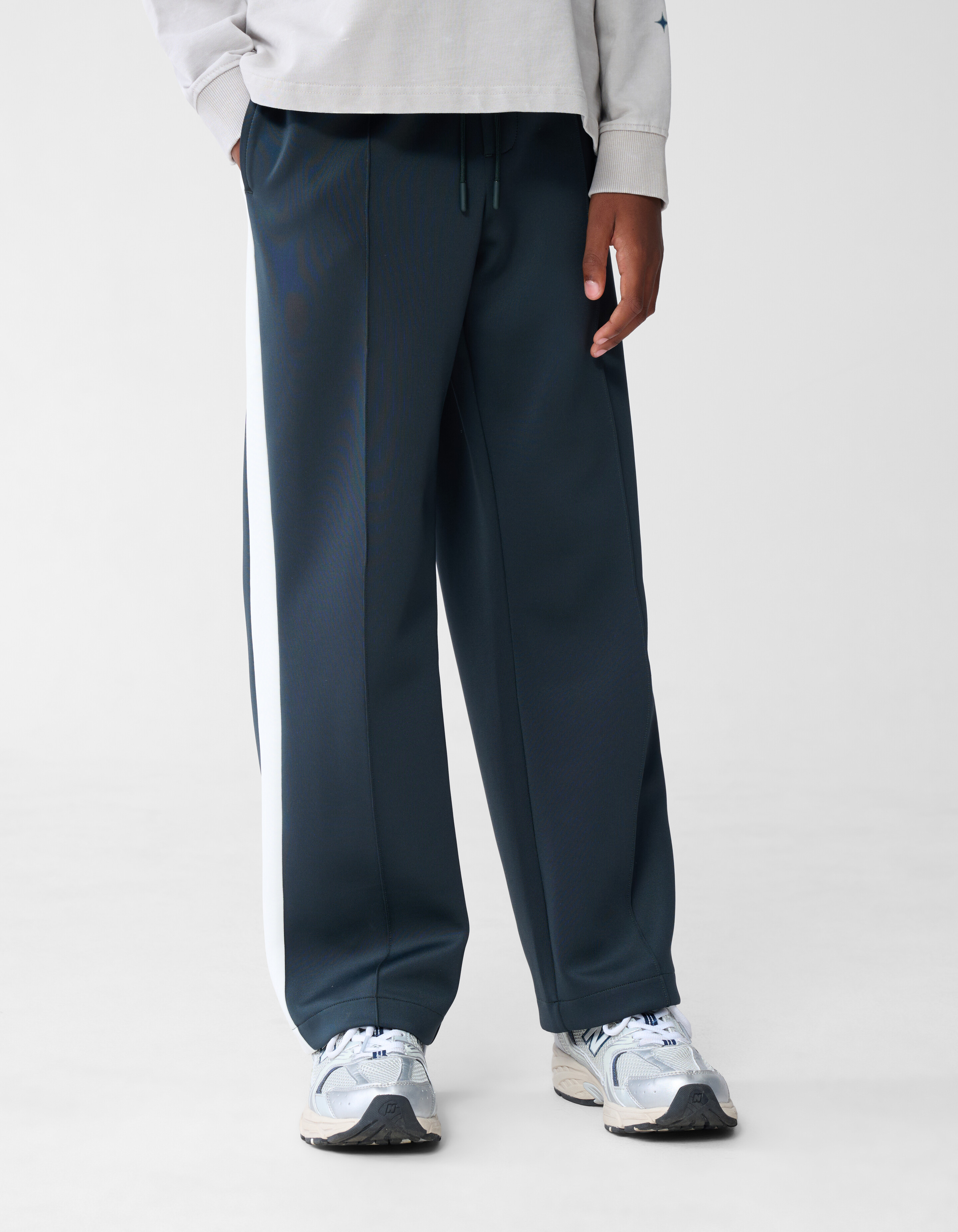 Sportliche Hose Dunkelgrün SHOEBY BOYS