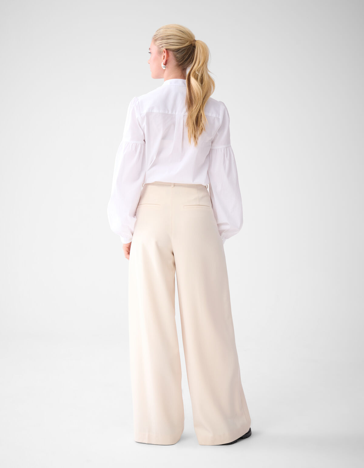 Basic-Hose mit weitem Bein Off White von Lonneke SHOEBY WOMEN