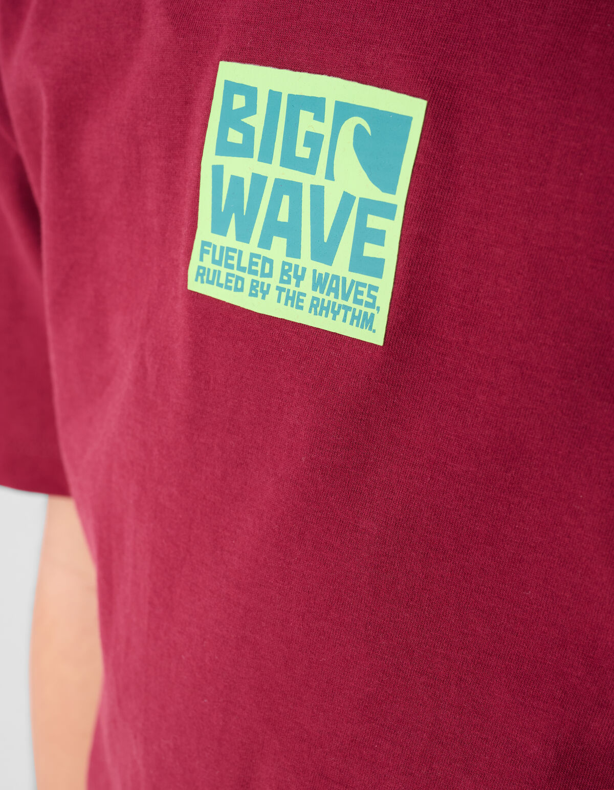 Big Wave Artwork T-Shirt Dunkelrot SHOEBY BOYS