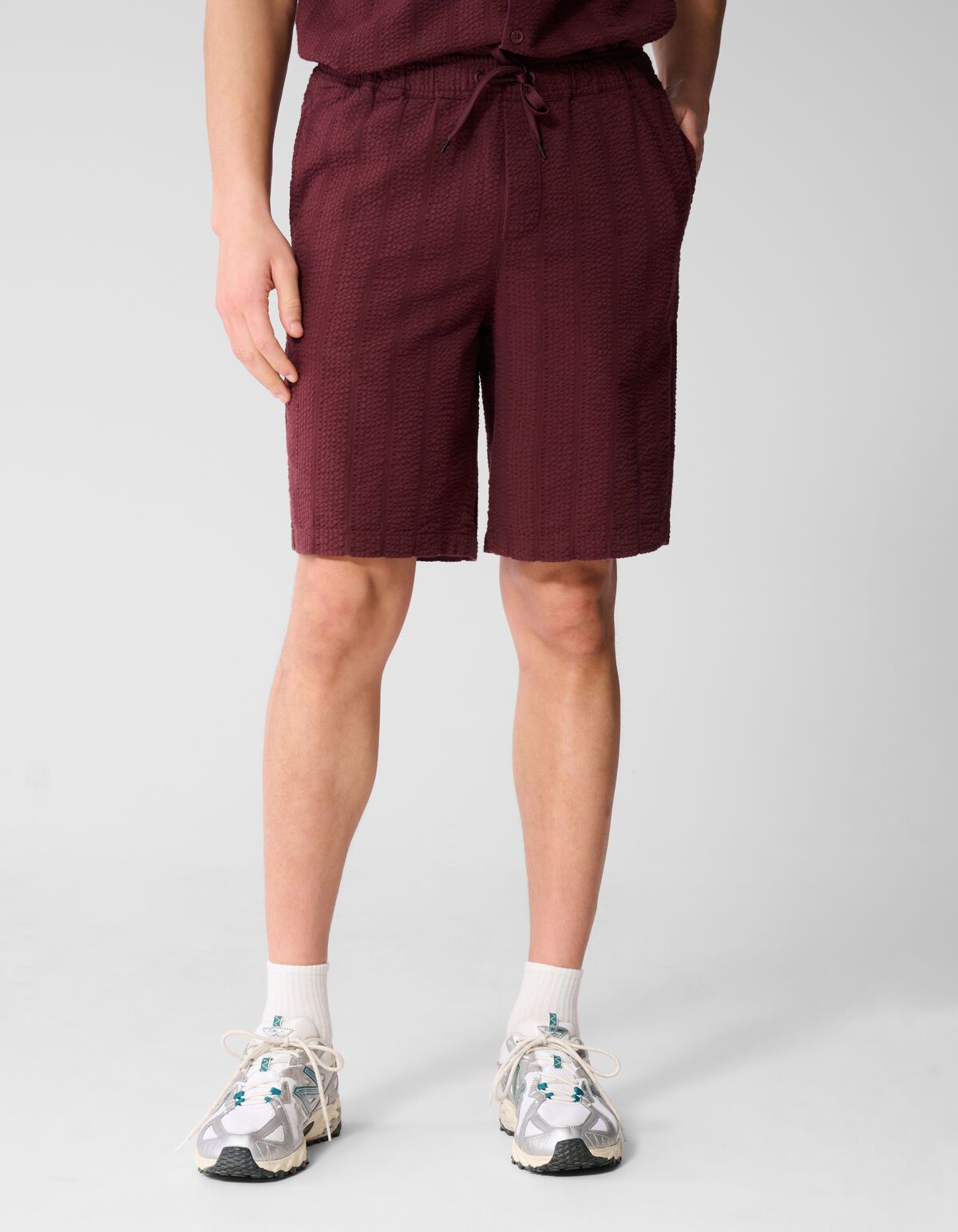 Seersucker-Streifen-Short Dunkelrot SHOEBY MEN