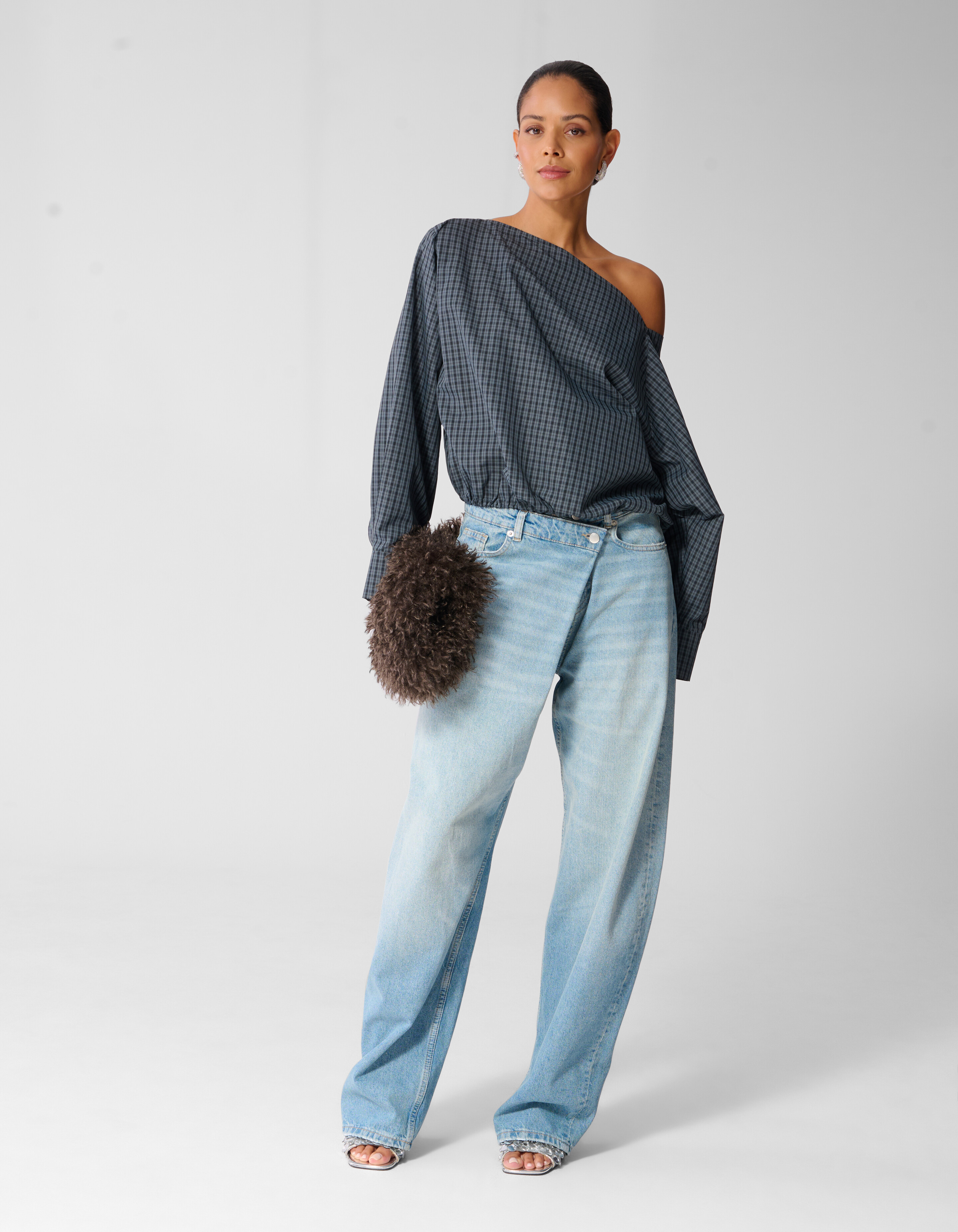 Karierte Off Shoulder Bluse Dunkelgrau SHOEBY WOMEN