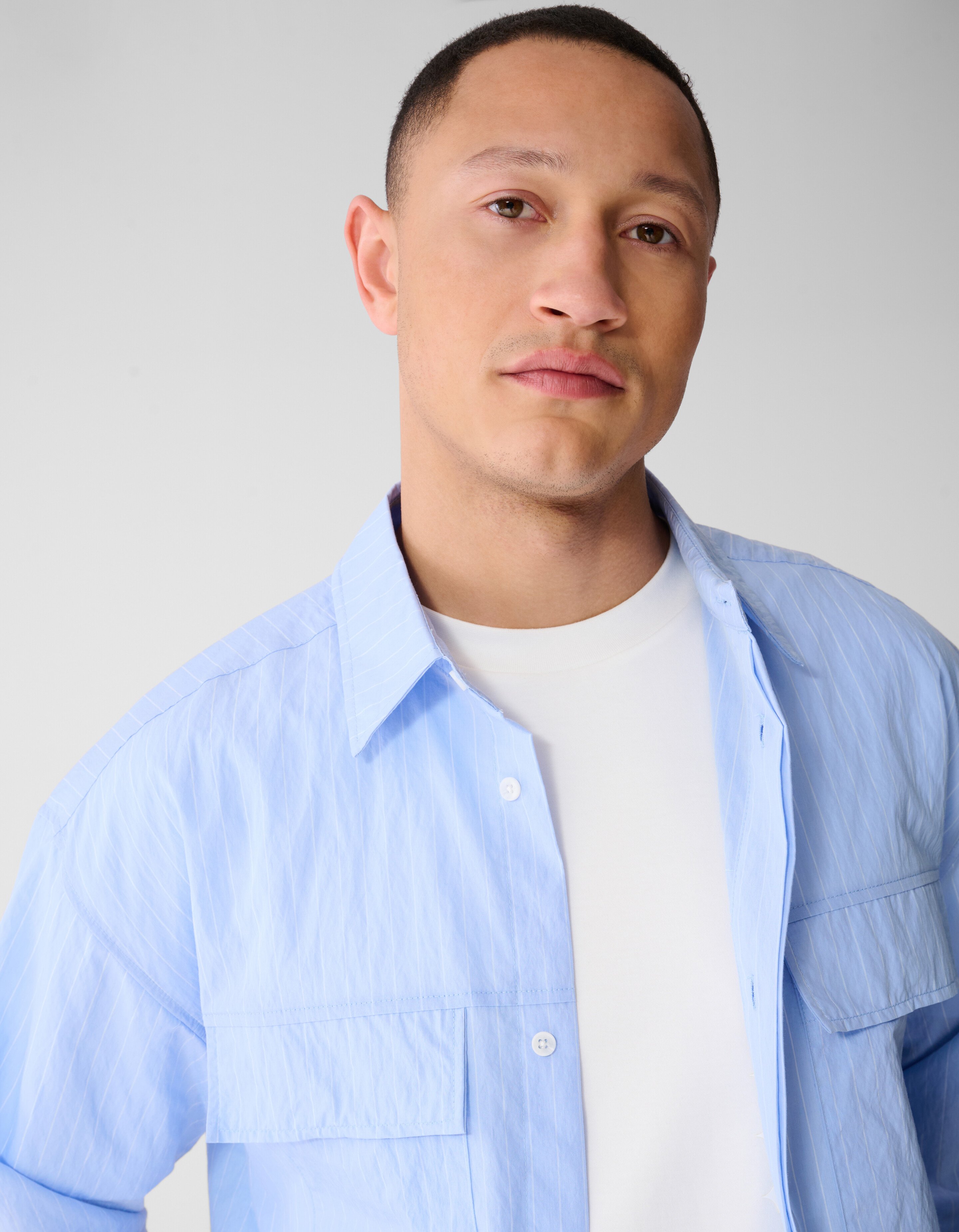 Relaxed Fit Nadelstreifenhemd Hellblau SHOEBY MEN