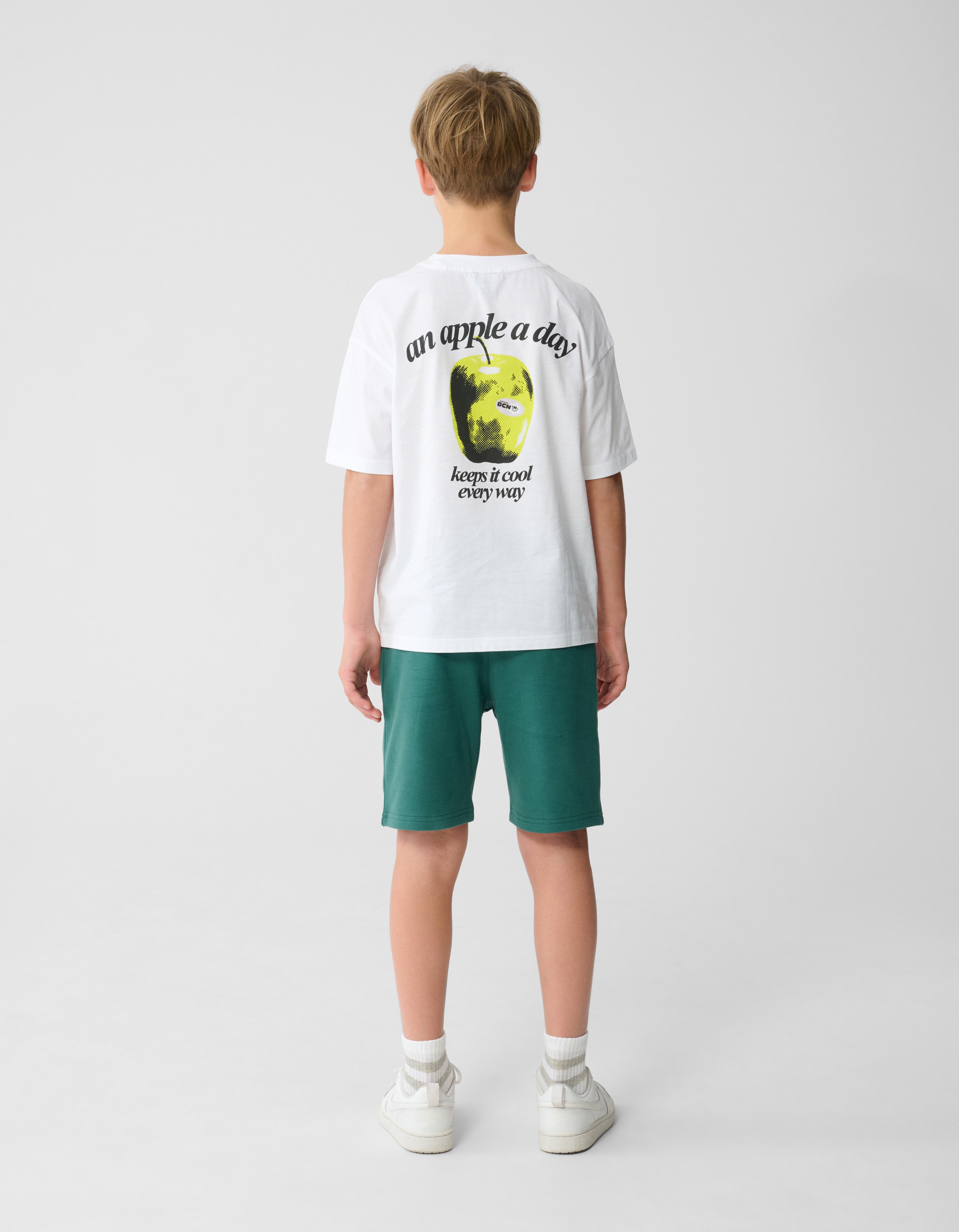 Apple Artwork T-Shirt Wei&szlig; SHOEBY BOYS