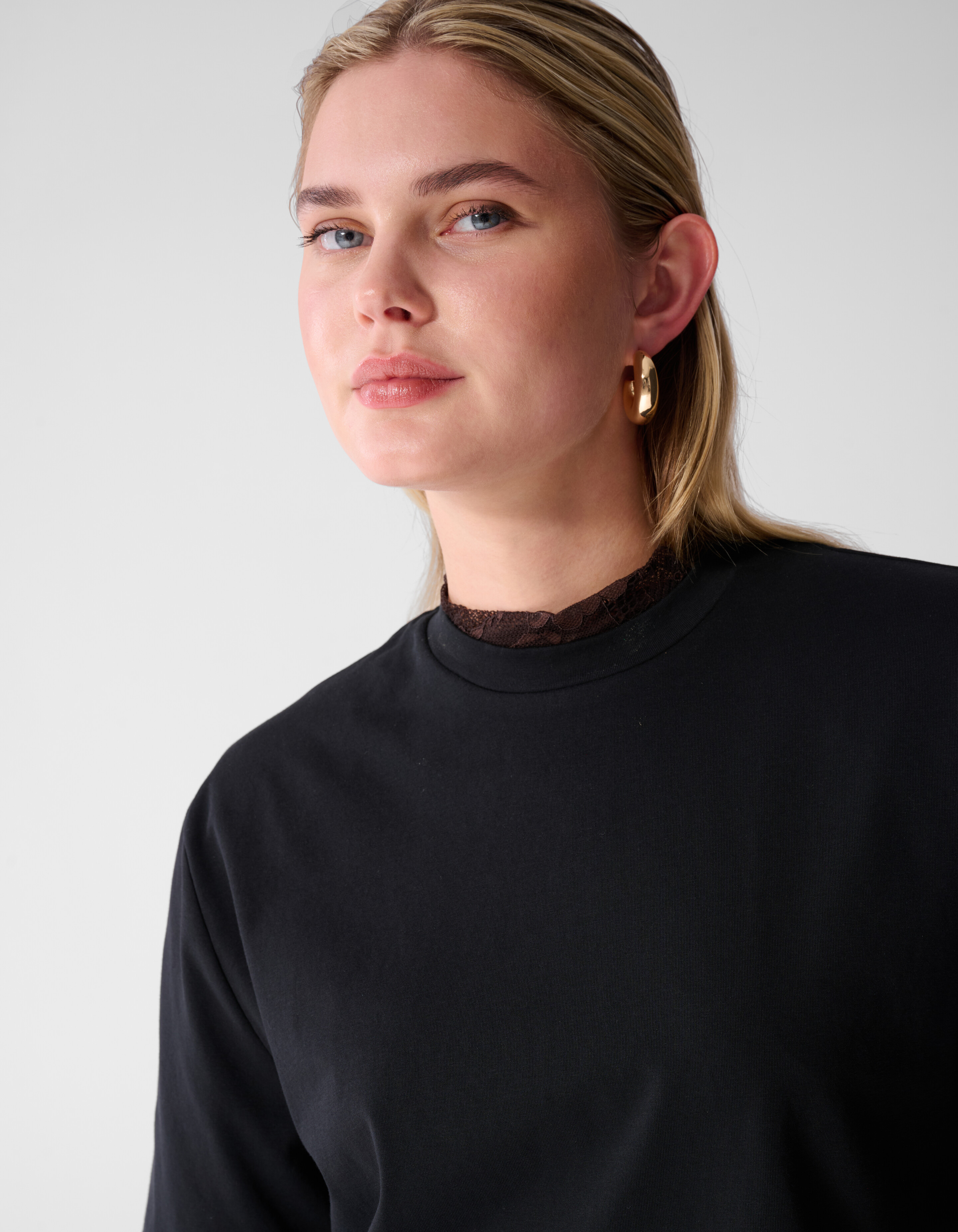Gepolstertes T-Shirt Schwarz SHOEBY WOMEN