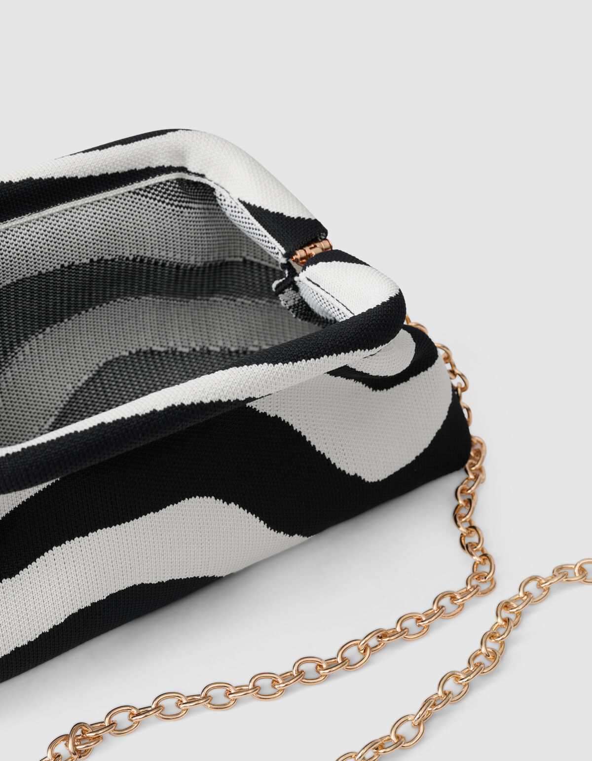 gestrickte Clutch in Schwarz/Wei&szlig; SHOEBY ACCESSOIRES