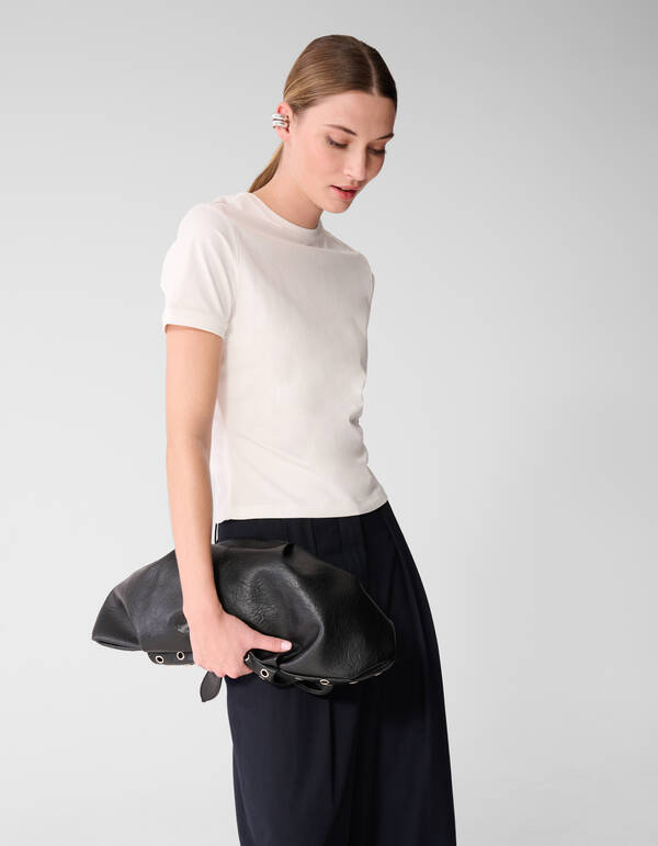 Ma&szlig;geschneidertes T-Shirt in gebrochenem Wei&szlig; von SHOEBY WOMEN