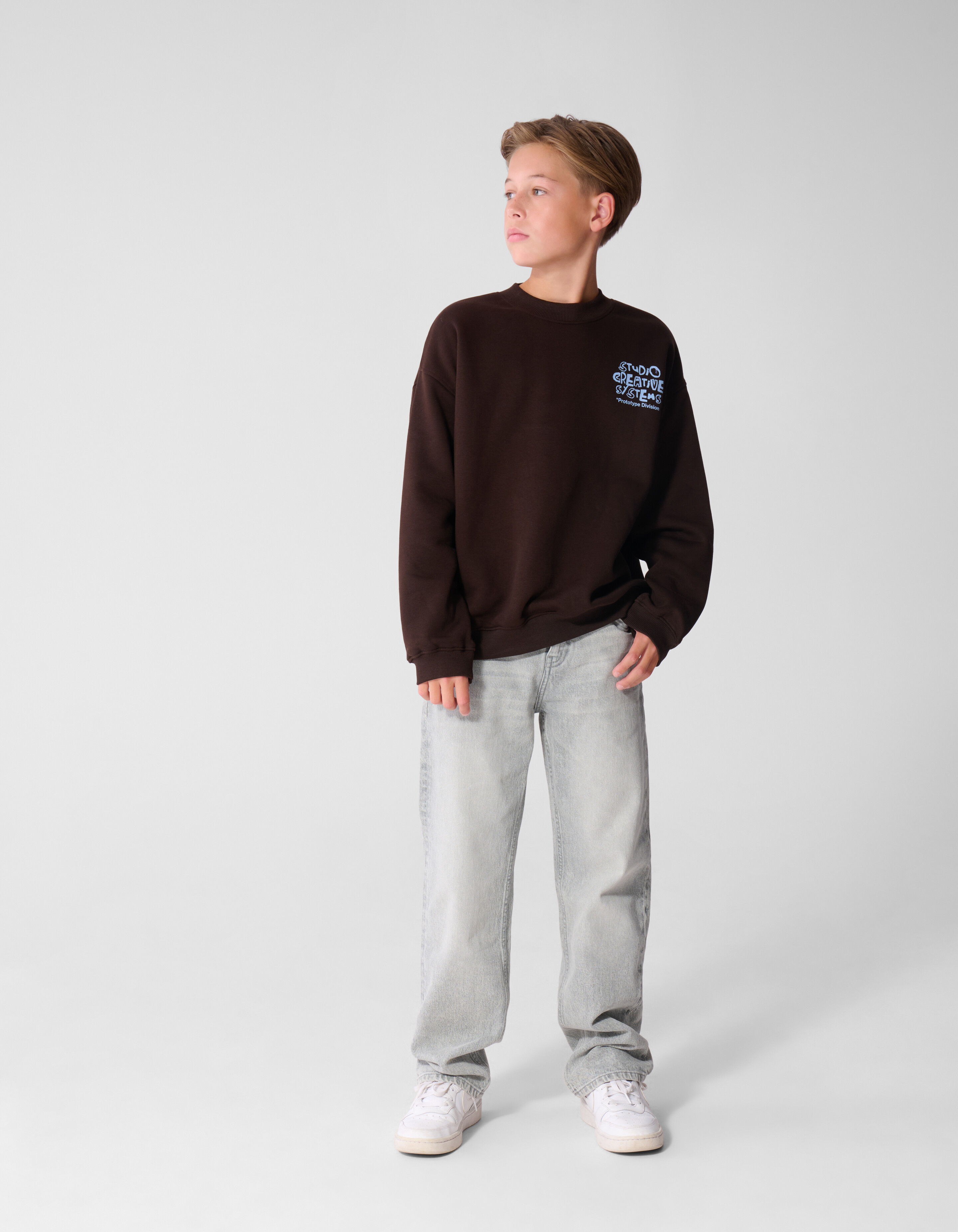 Label Sweater Dunkelbraun SHOEBY BOYS
