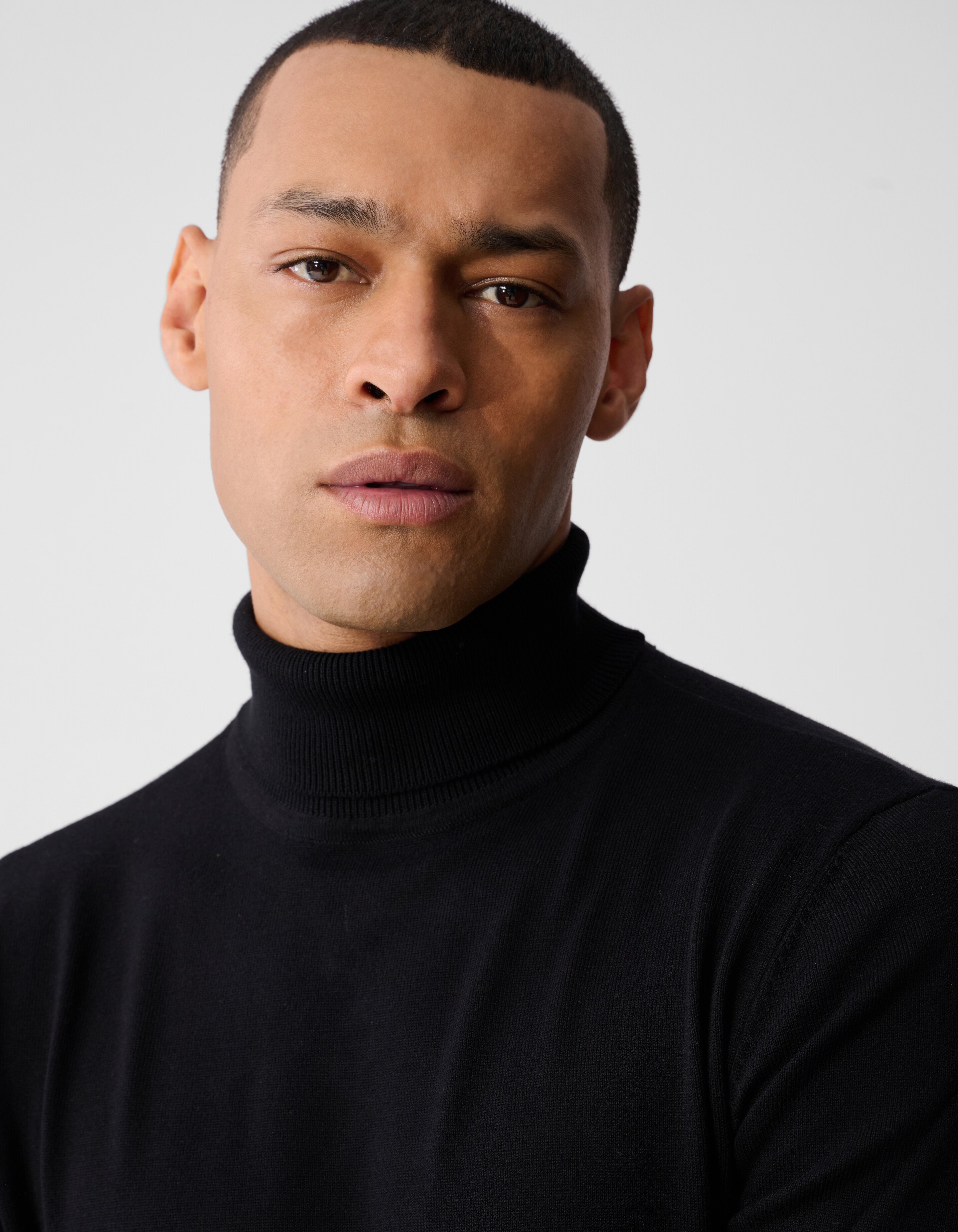 Strickpullover mit Rollkragen Schwarz SHOEBY MEN