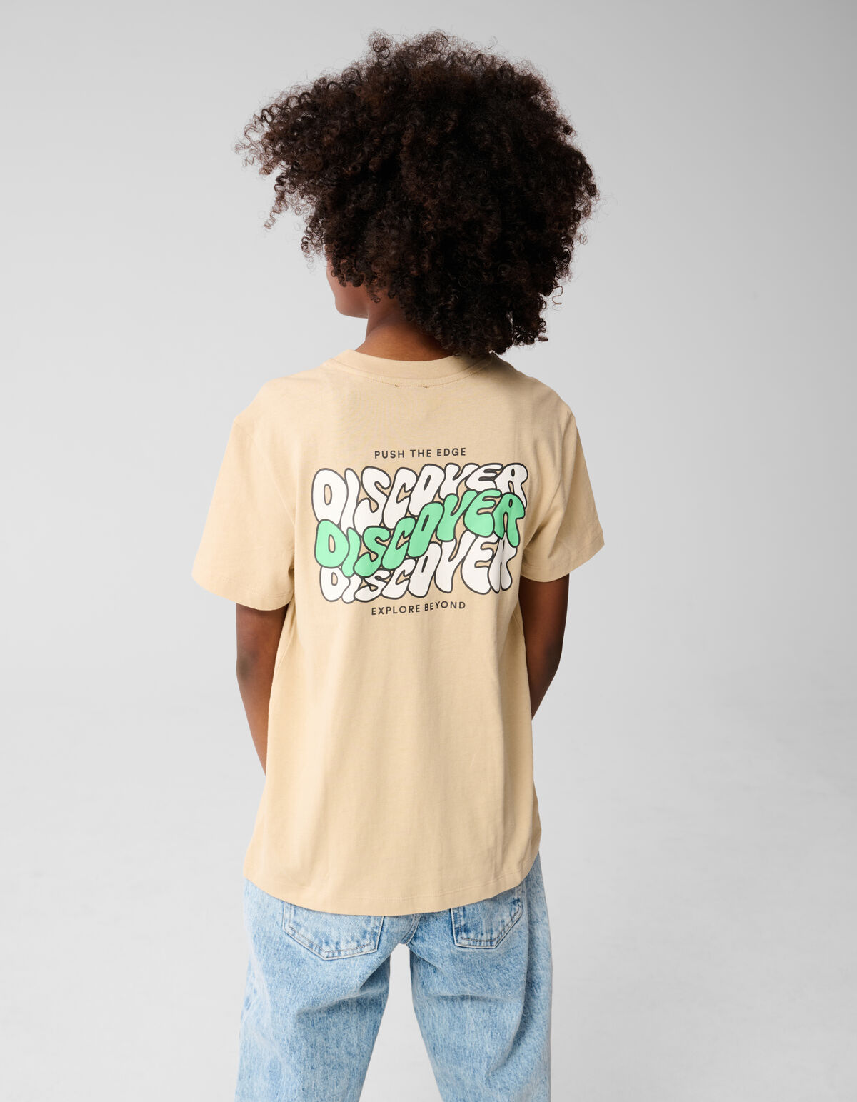 Discover Artwork T-Shirt Beige SHOEBY BOYS